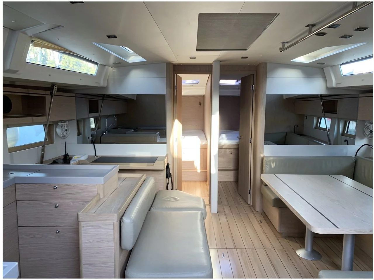 Oceanis 51.1 (Avocado) Interior image - 3