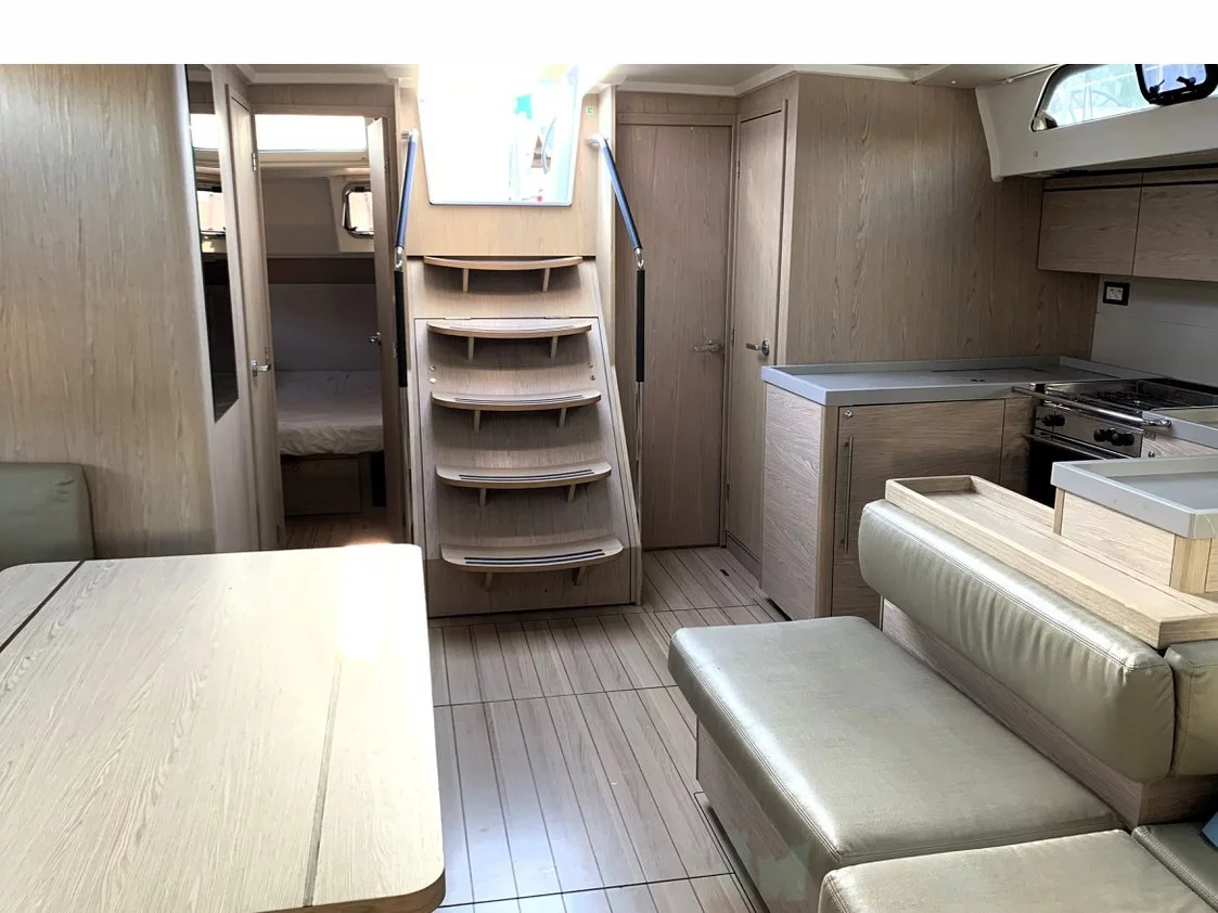 Oceanis 51.1 (Lima) Interior image - 10