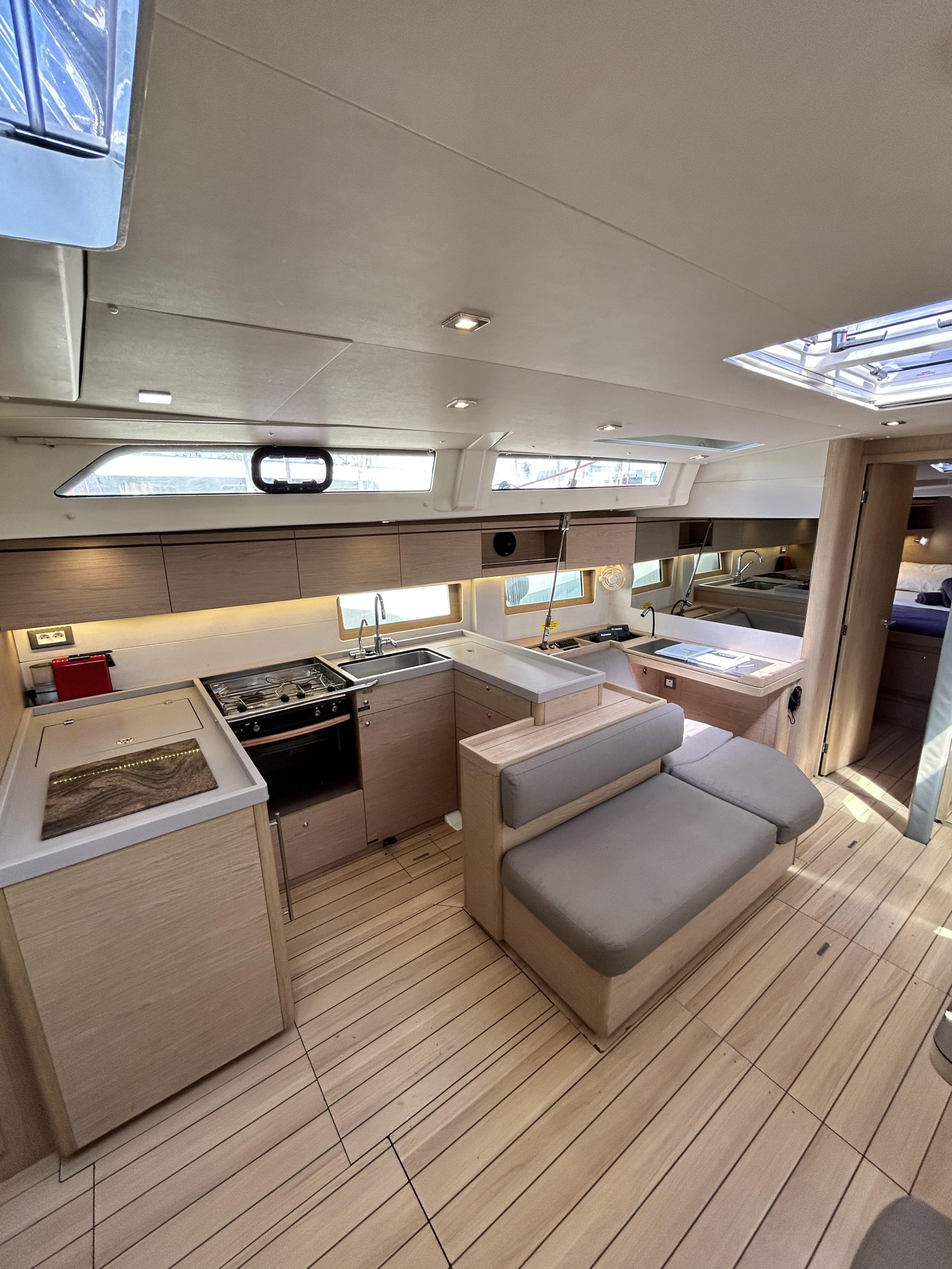 Oceanis 51.1 — photo 14