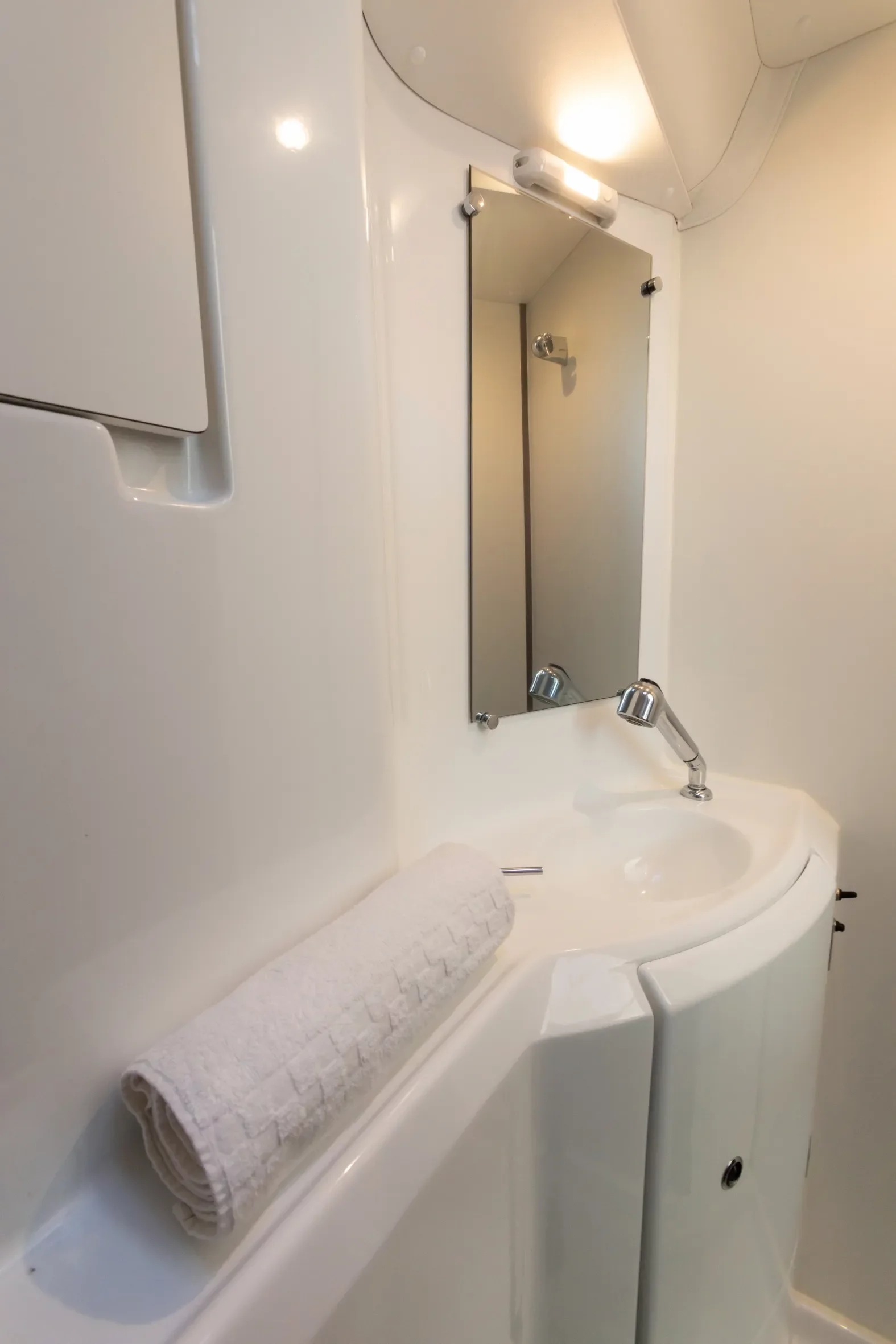 Lagoon 380 S2 (Ploto)  - 5