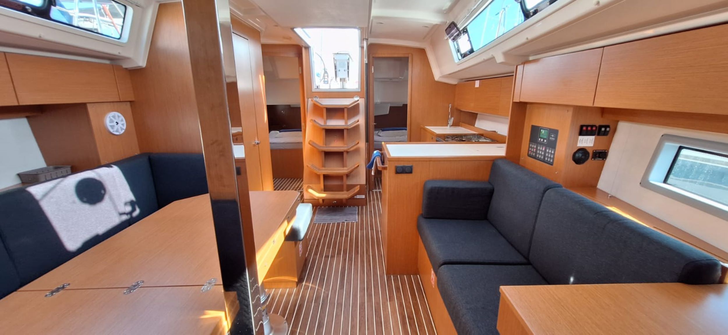 Bavaria C38 — photo 2
