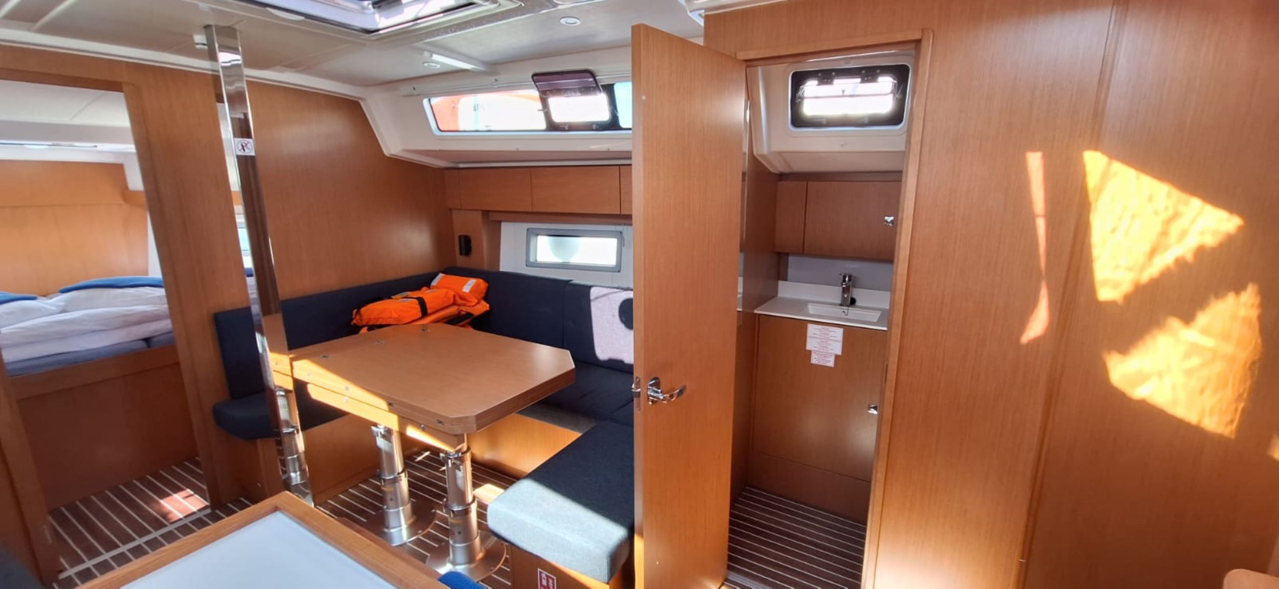 Bavaria C38 — photo 6