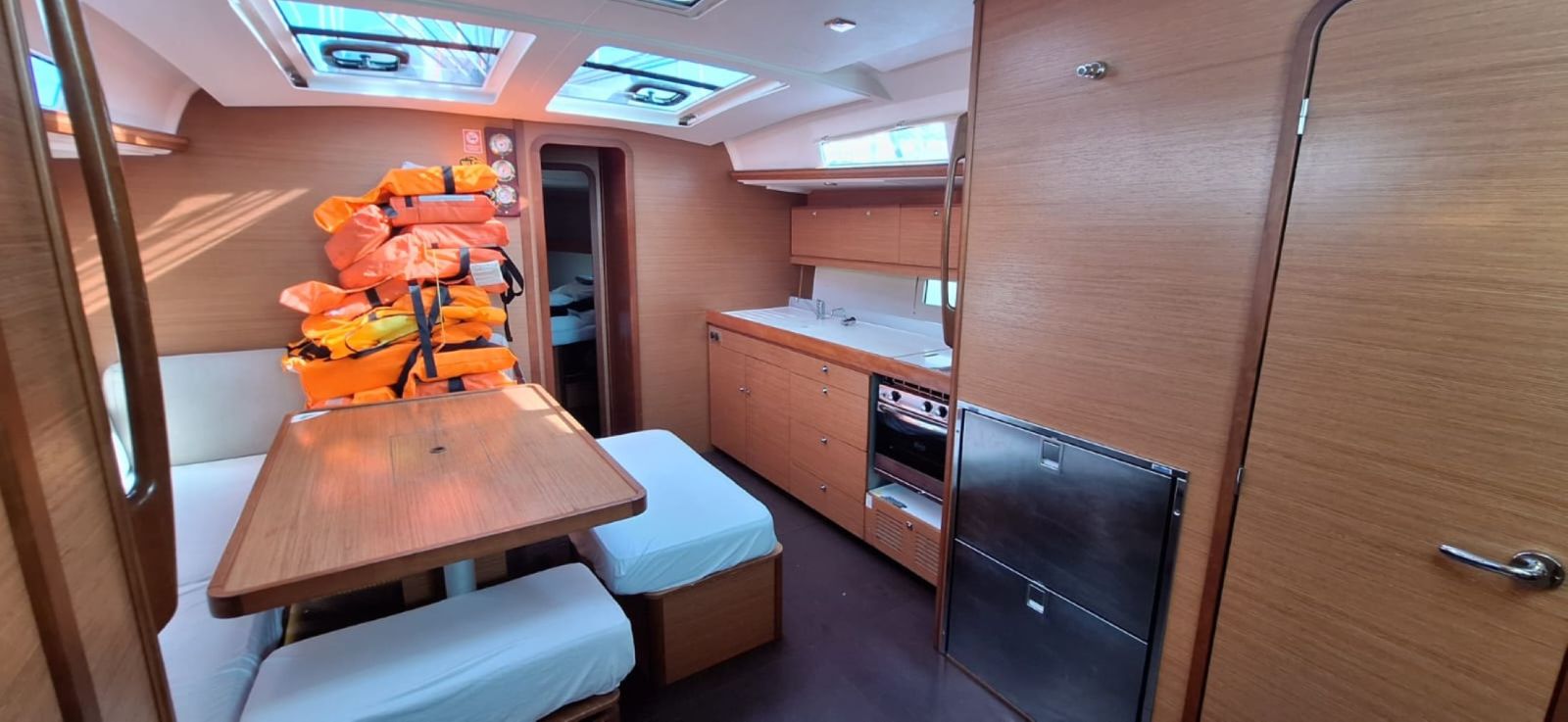 Dufour 460 Grand Large — photo 9