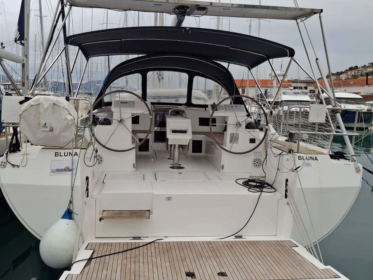 Bavaria C45 — photo 1