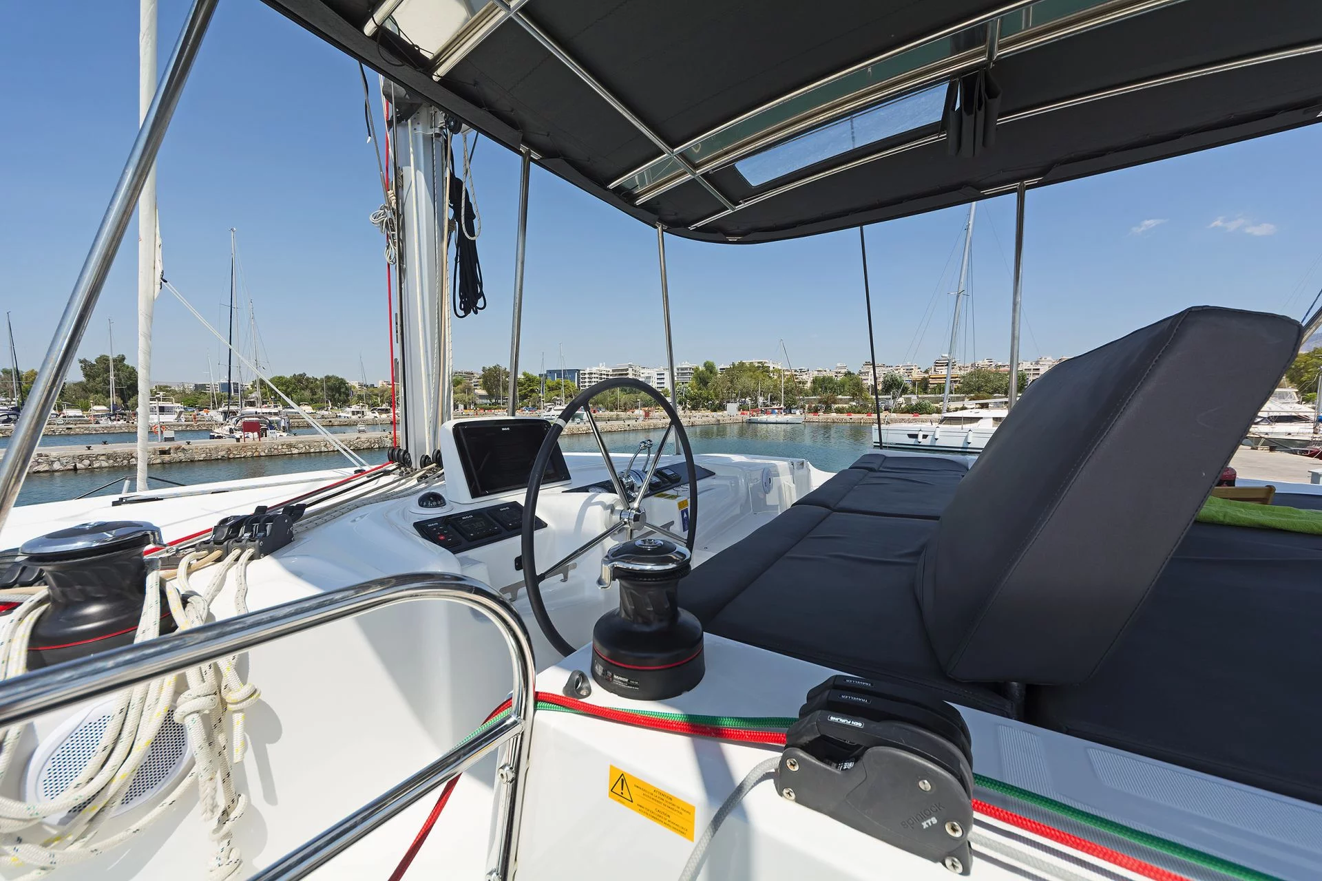 Lagoon 46 & GEN & WM (No Worries)  - 25