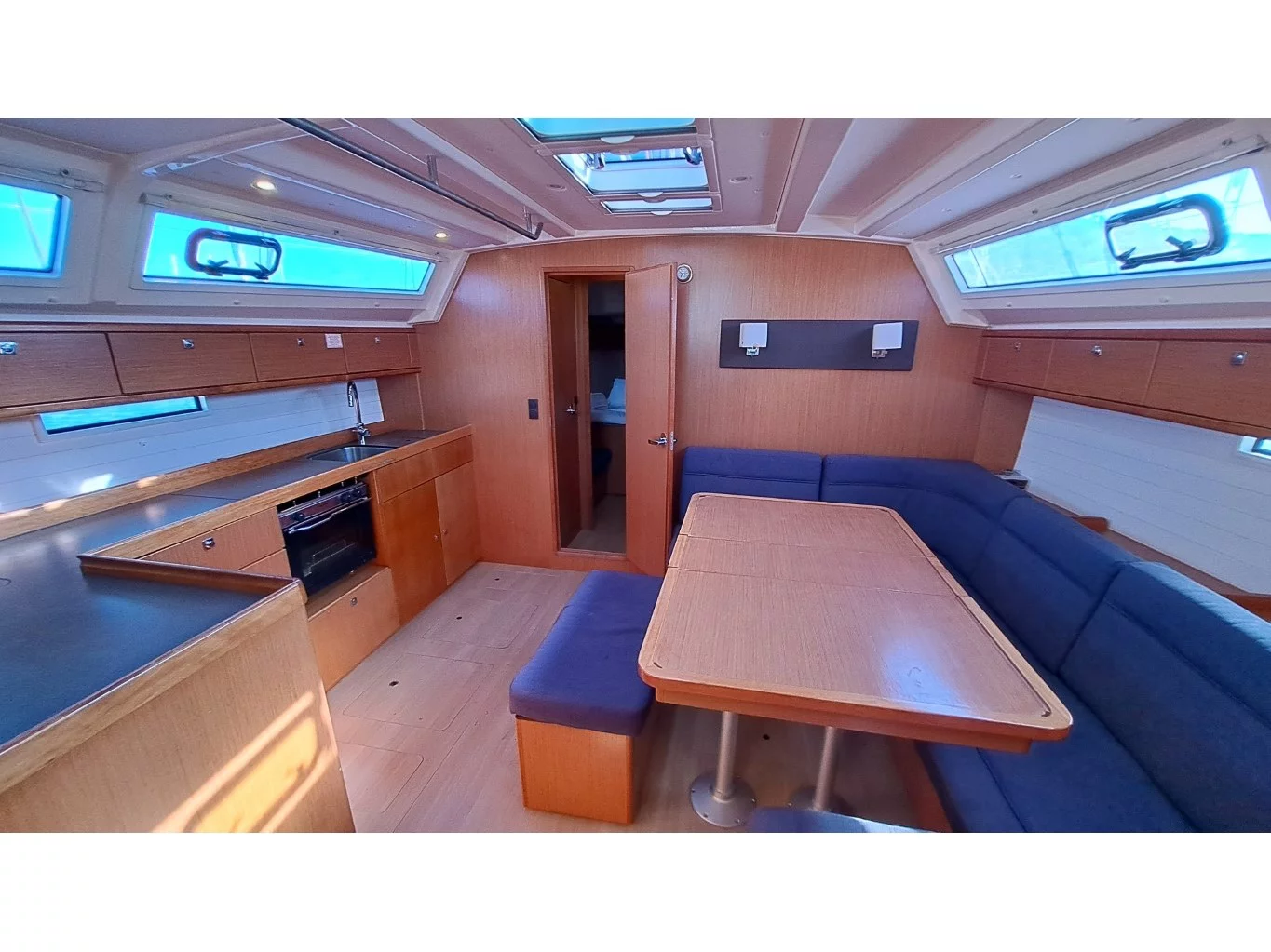 Bavaria Cruiser 46 (Pimpinella) Interior image - 8