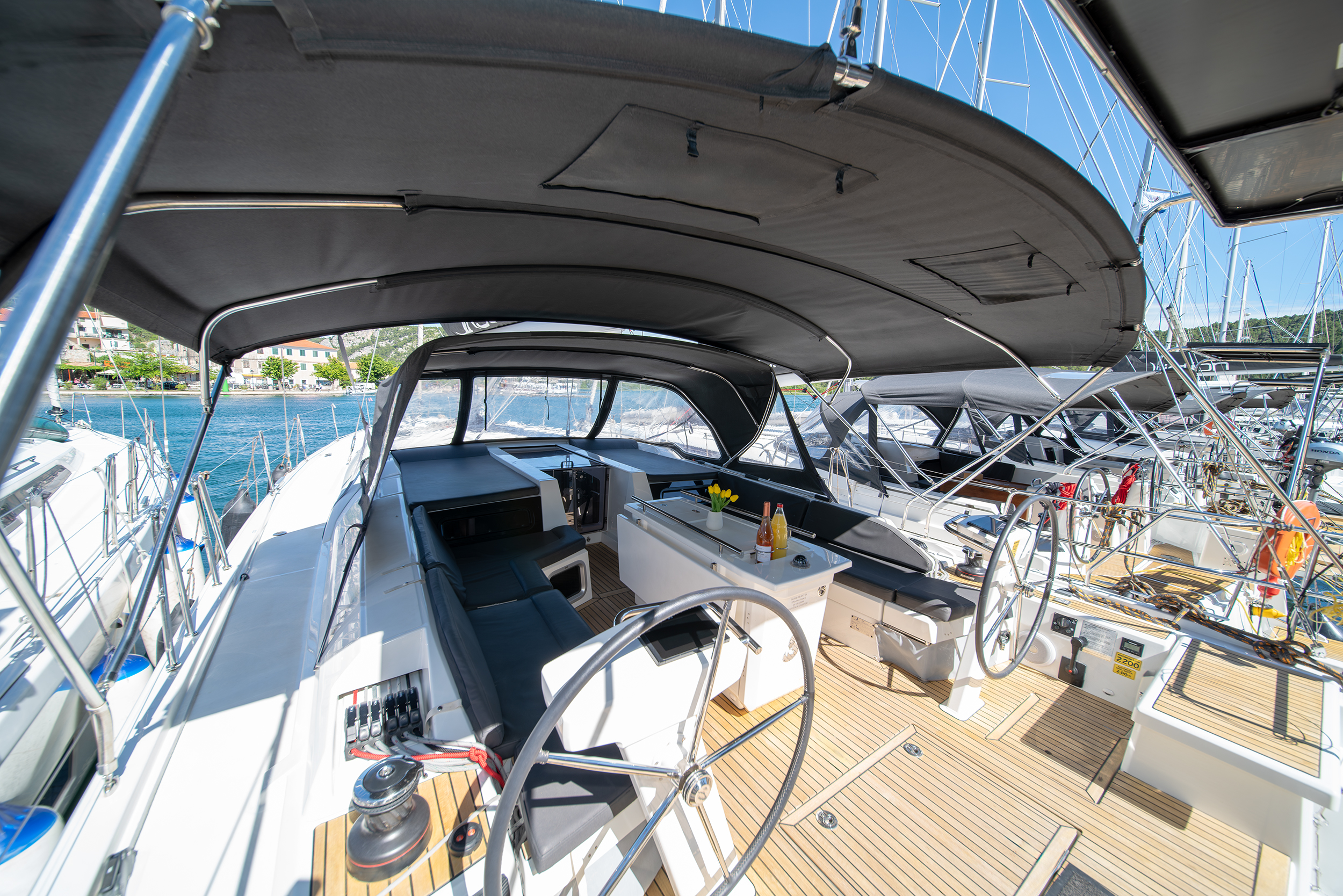 Oceanis 51.1 (5+1 cab) & GEN — photo 15
