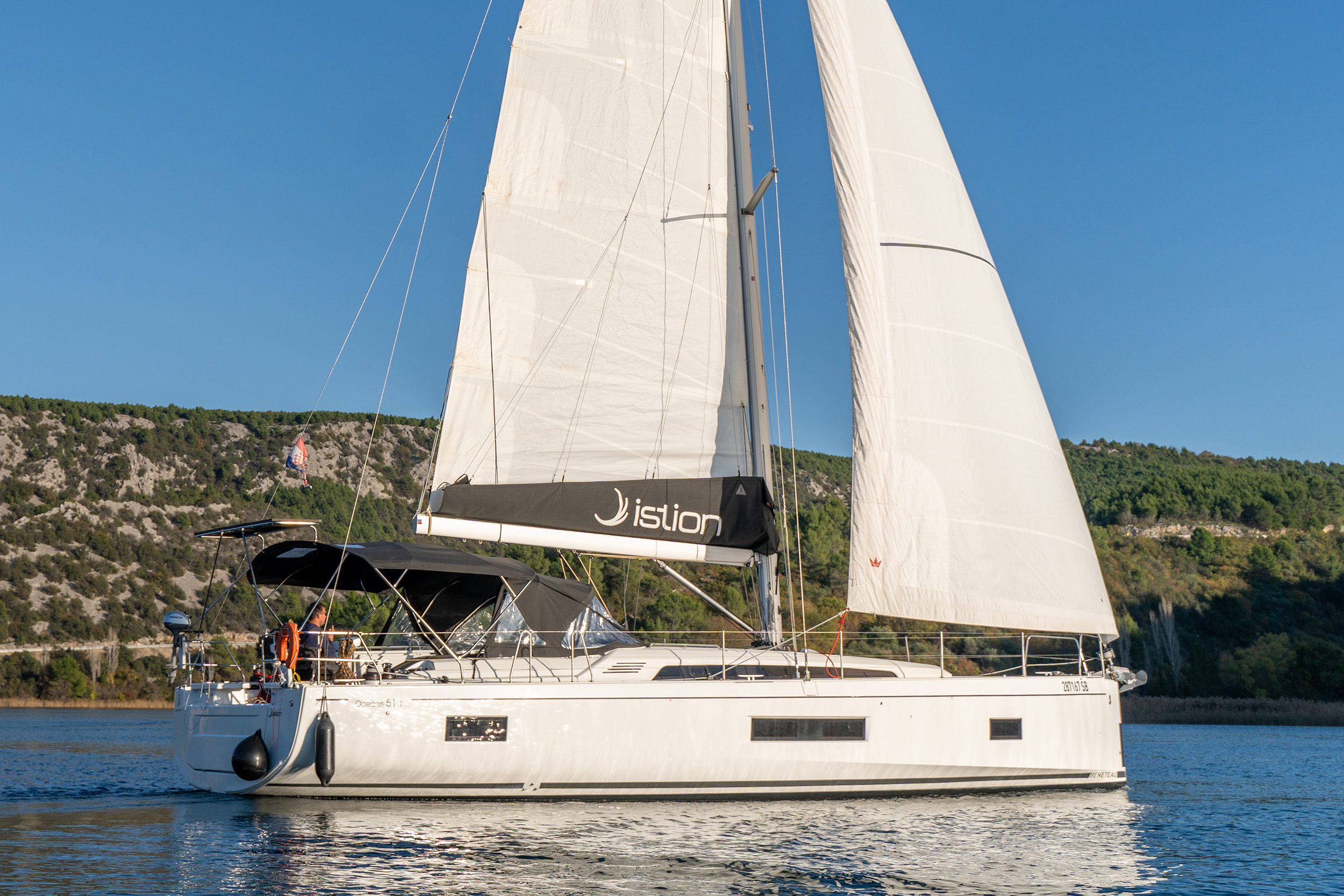 Oceanis 51.1 (5+1 cab) & GEN — photo 10