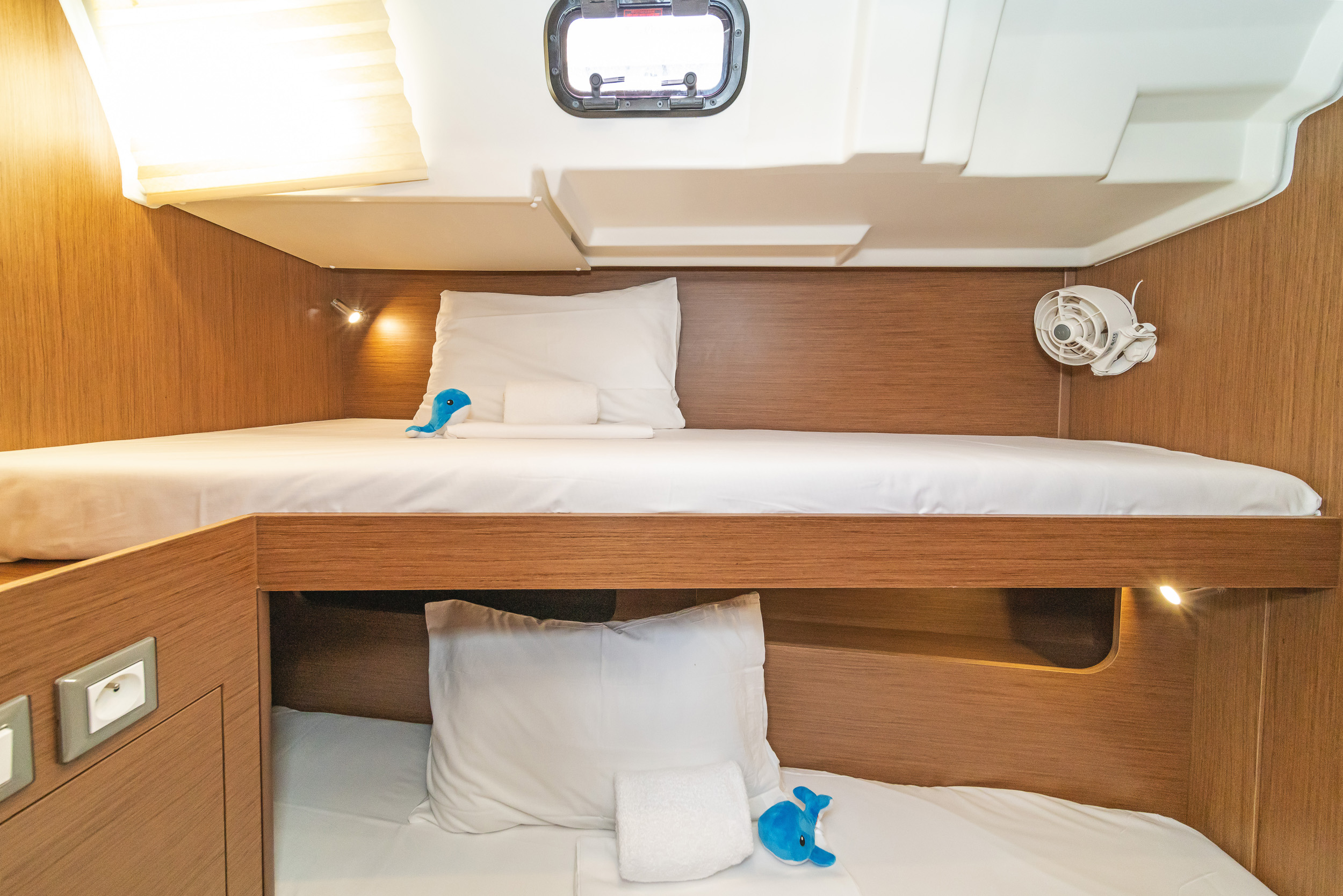 Oceanis 51.1 (5+1 cab) & GEN — photo 12