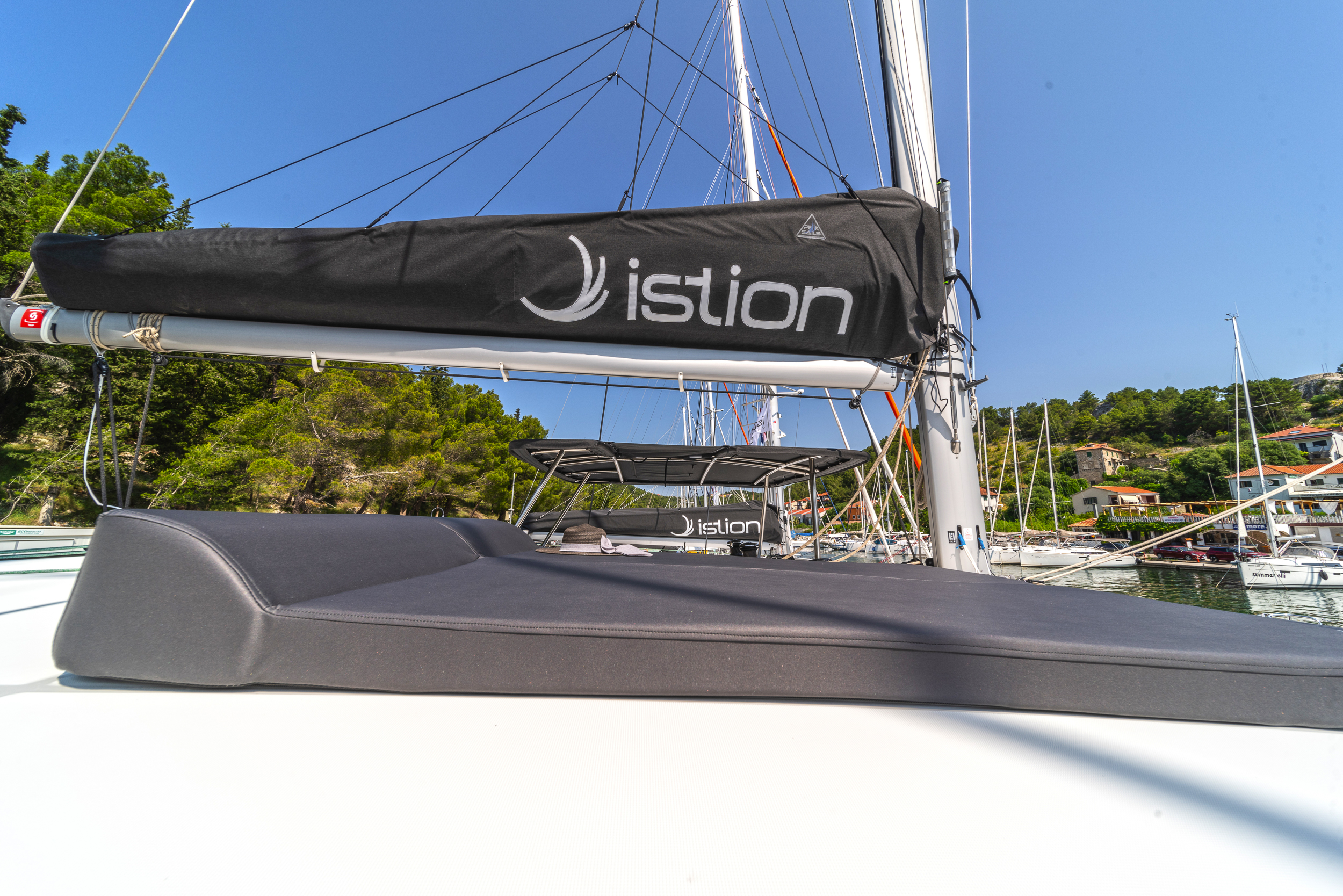 Lagoon 42 & GEN & WM — photo 12