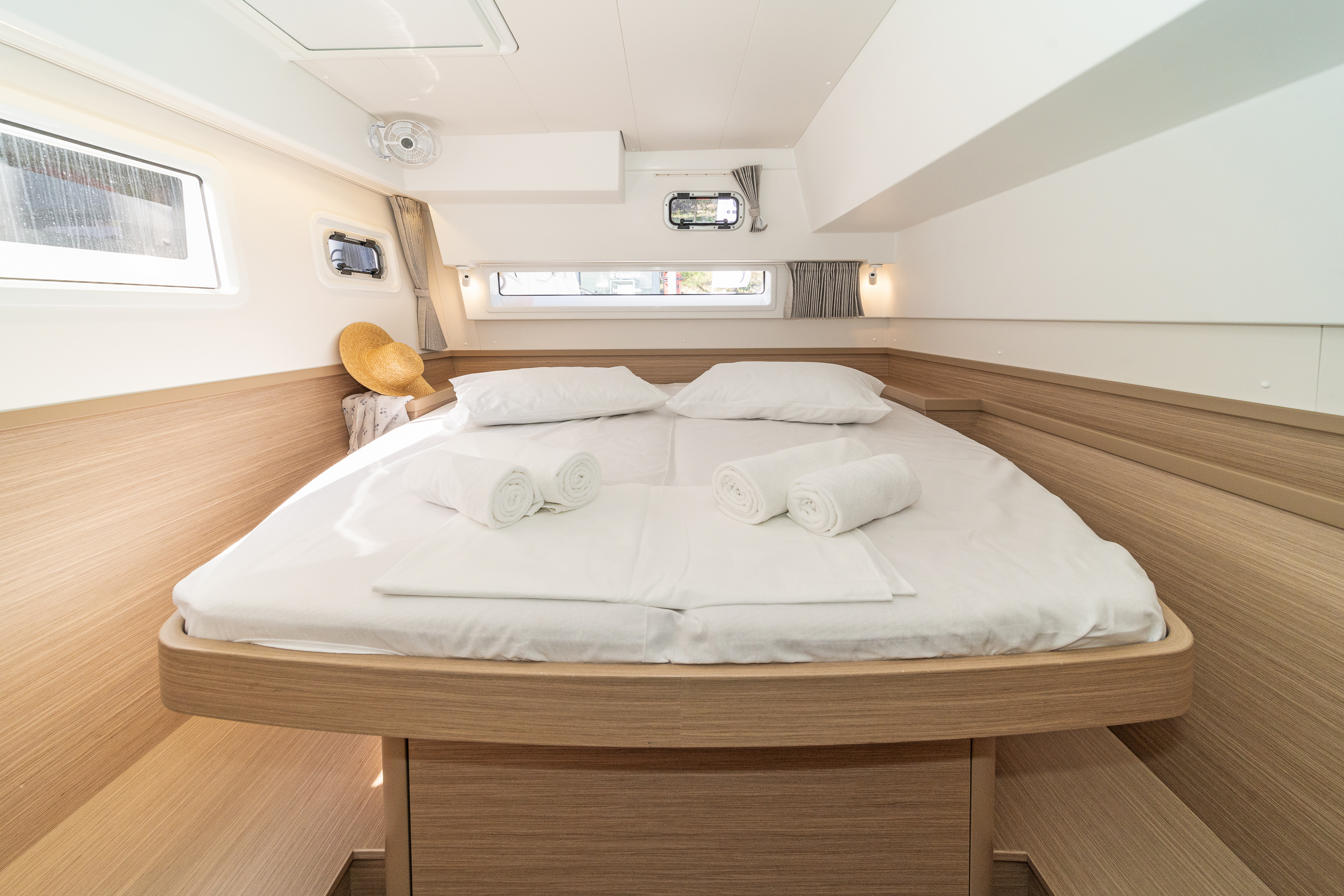 Lagoon 42 & GEN & WM — photo 15