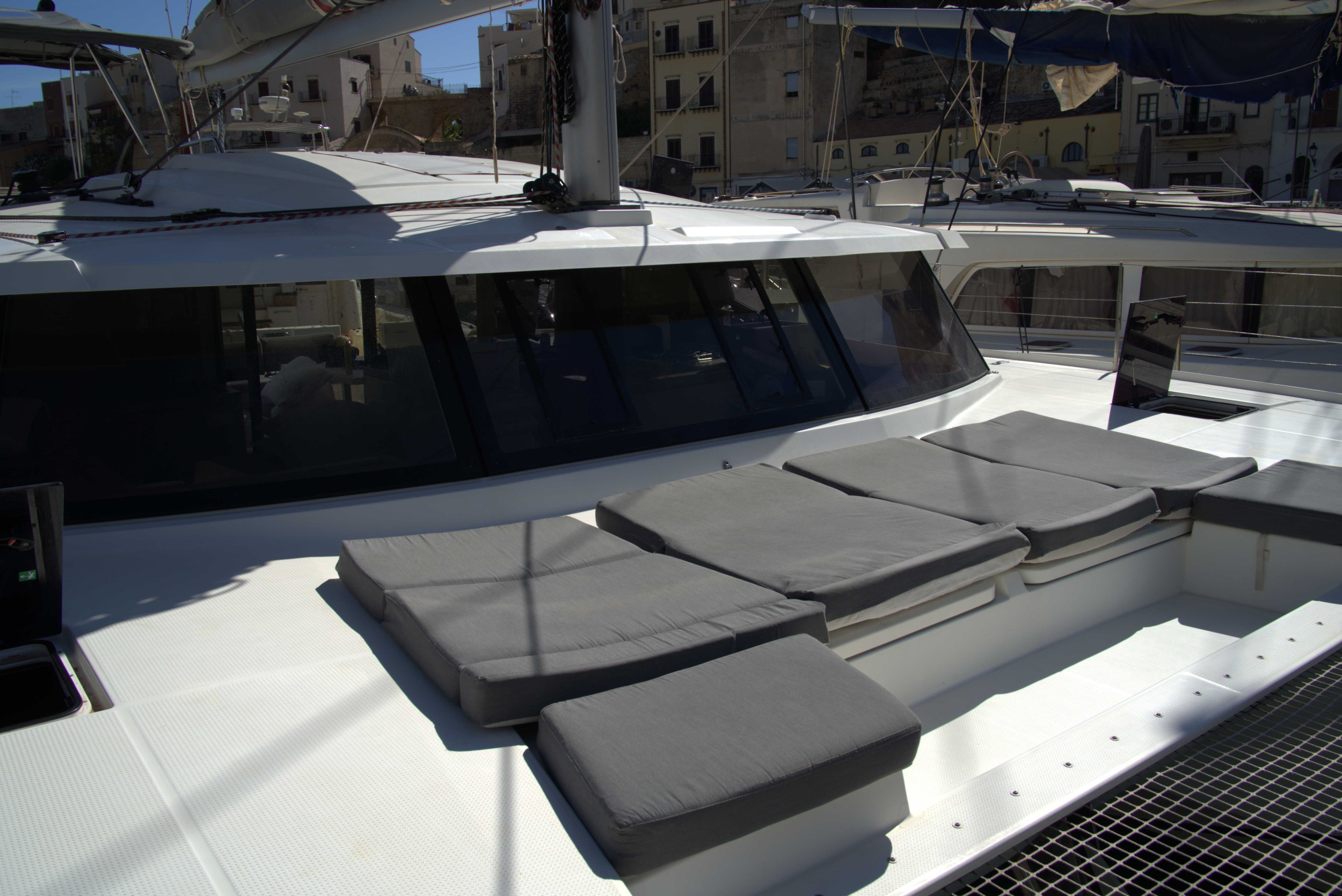 Fountaine Pajot Astréa 42 (Wm-Ac in dinette-Gen-Sol.Pan) — photo 18