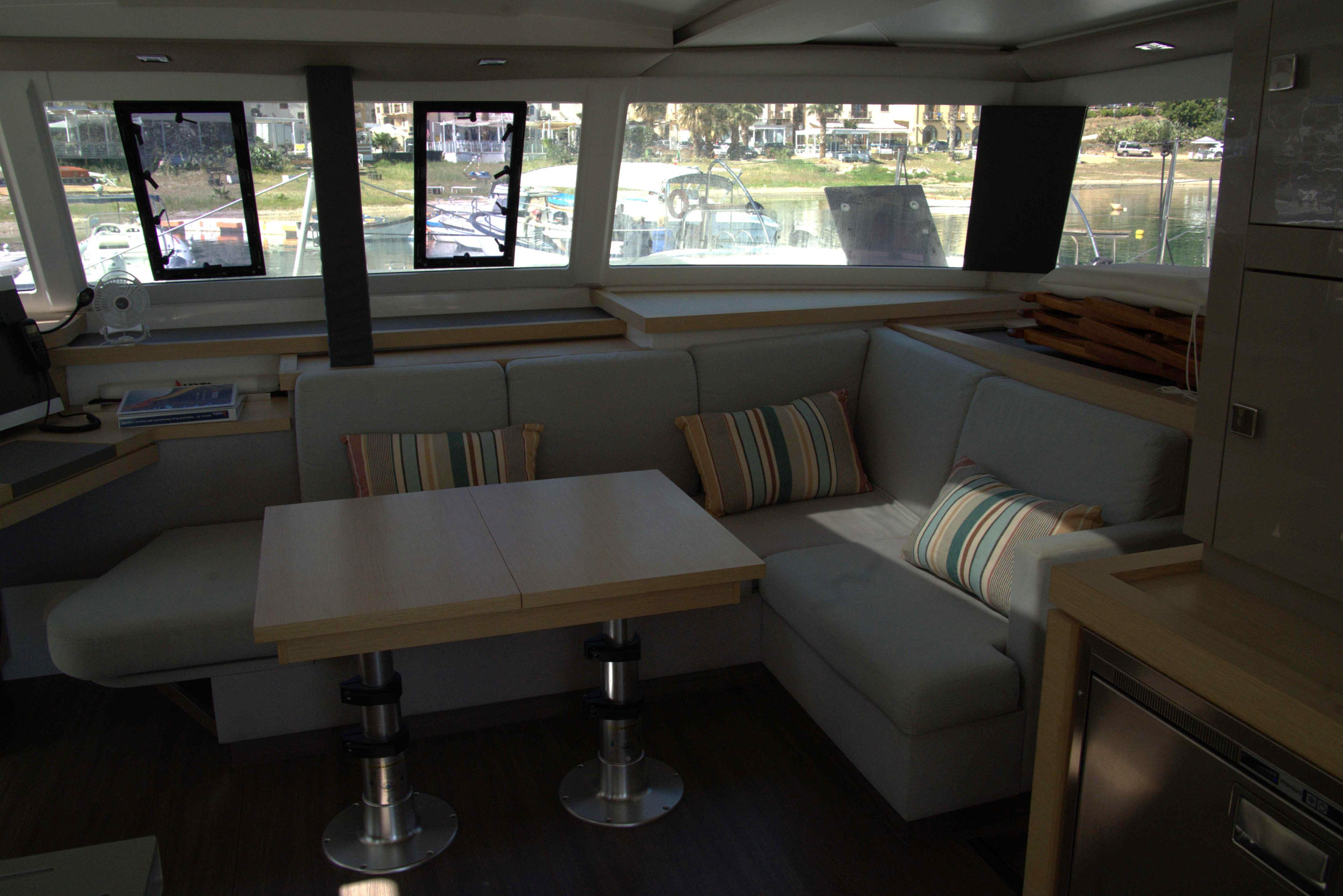 Fountaine Pajot Astréa 42 (Wm-Ac in dinette-Gen-Sol.Pan) — photo 27