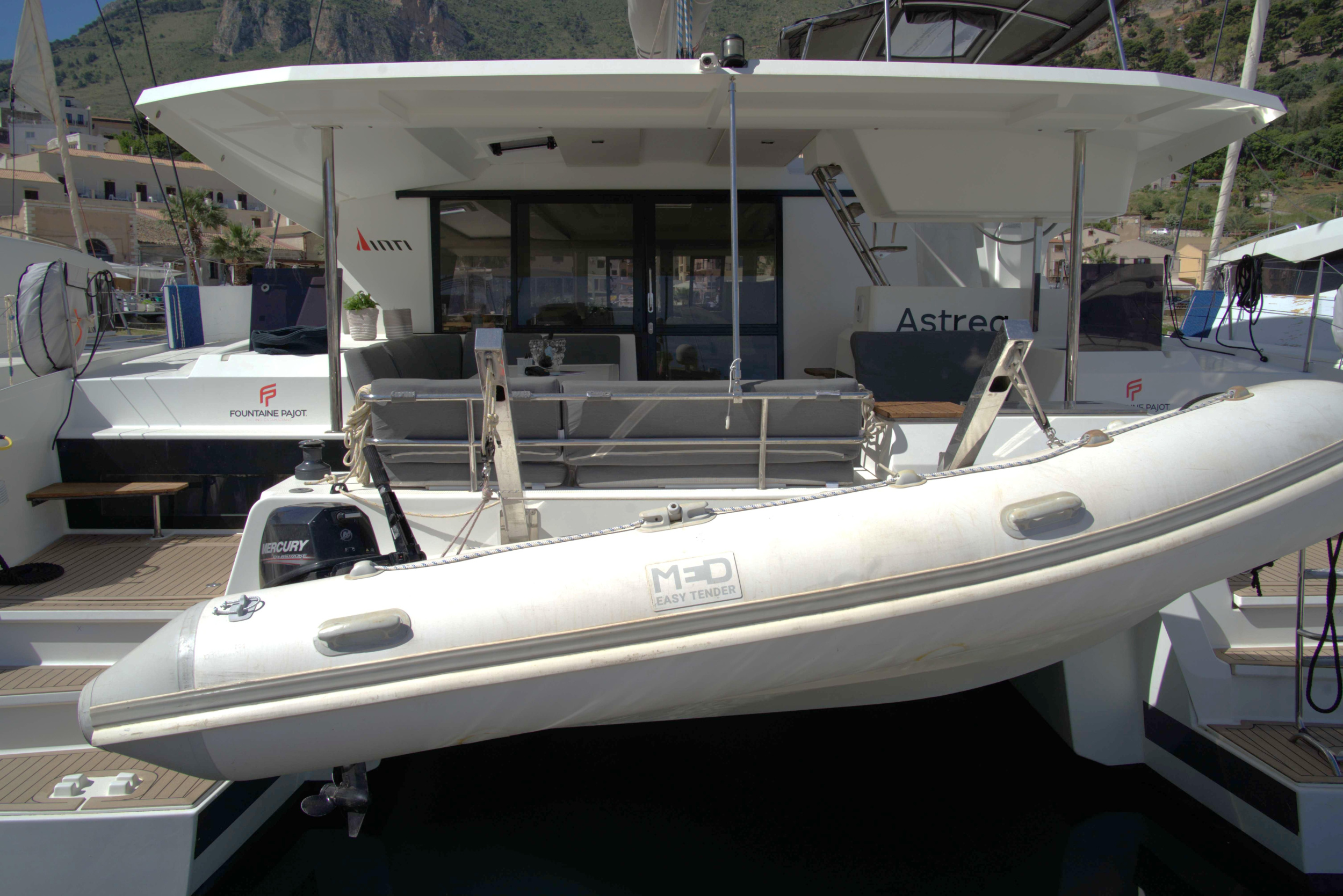 Fountaine Pajot Astréa 42 (Wm-Ac in dinette-Gen-Sol.Pan) — photo 21