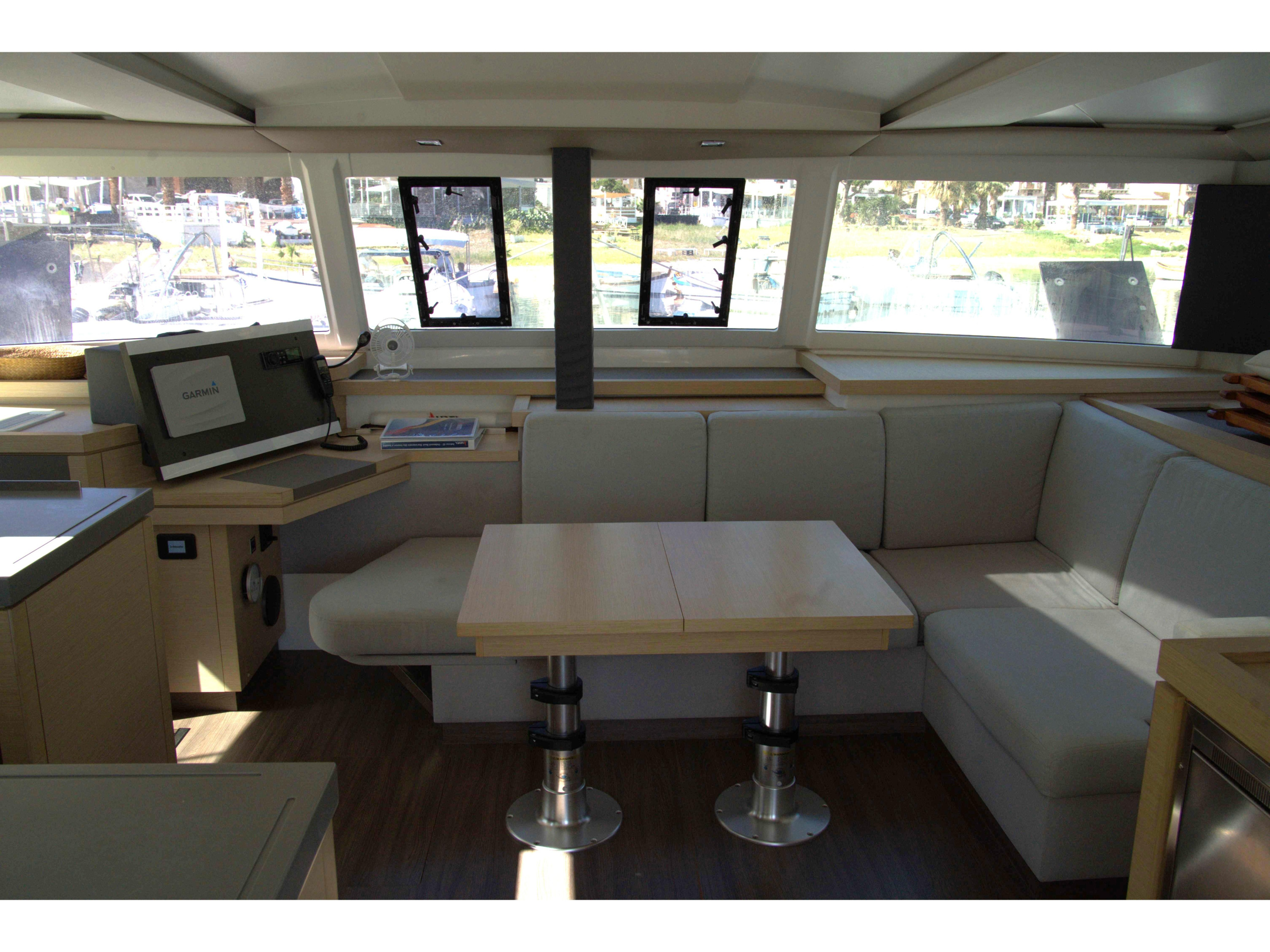 Fountaine Pajot Astréa 42 (Wm-Ac in dinette-Gen-Sol.Pan) — photo 31