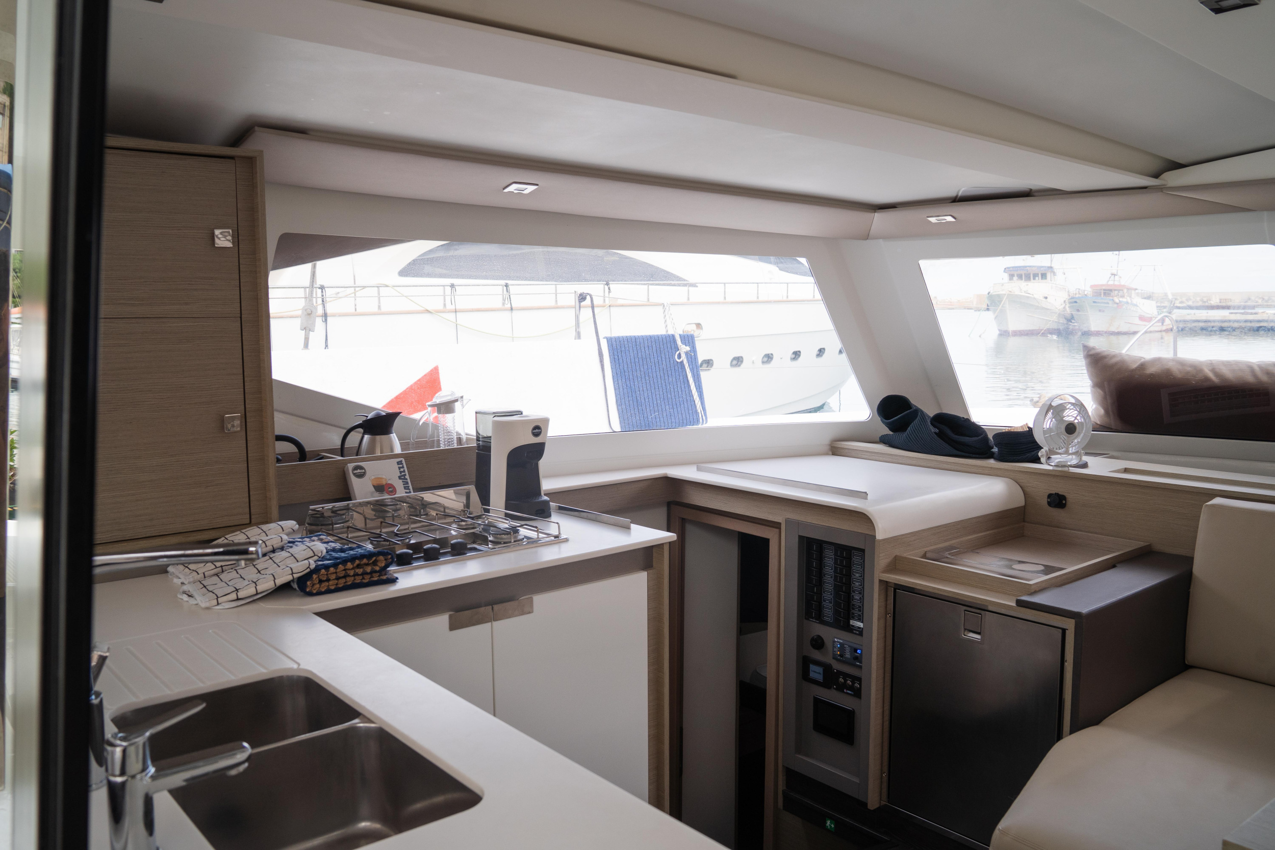 Fountaine Pajot Isla 40 (Wm-Ac in dinette-Gen-Sol.Pan) — photo 64