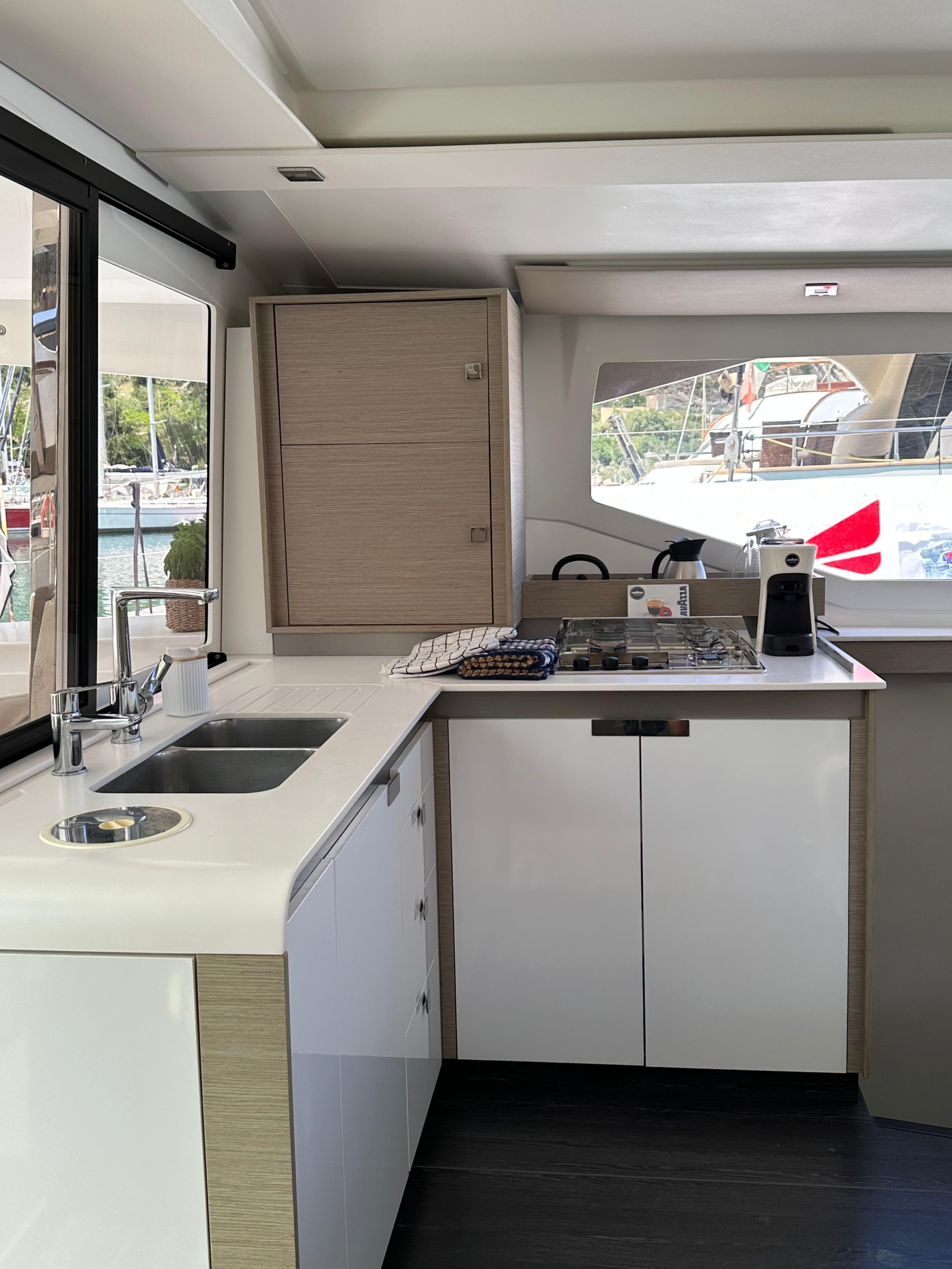 Fountaine Pajot Isla 40 (Wm-Ac in dinette-Gen-Sol.Pan) — photo 15
