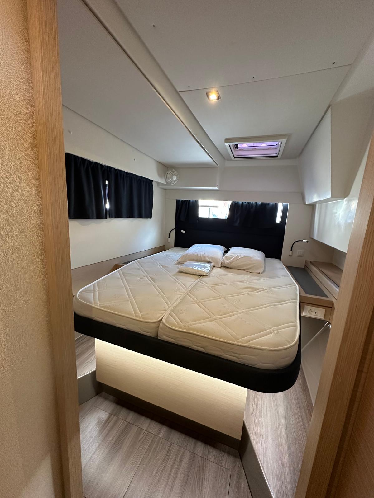 Fountaine Pajot Isla 40 (Wm-Ac in dinette-Gen-Sol.Pan) — photo 39