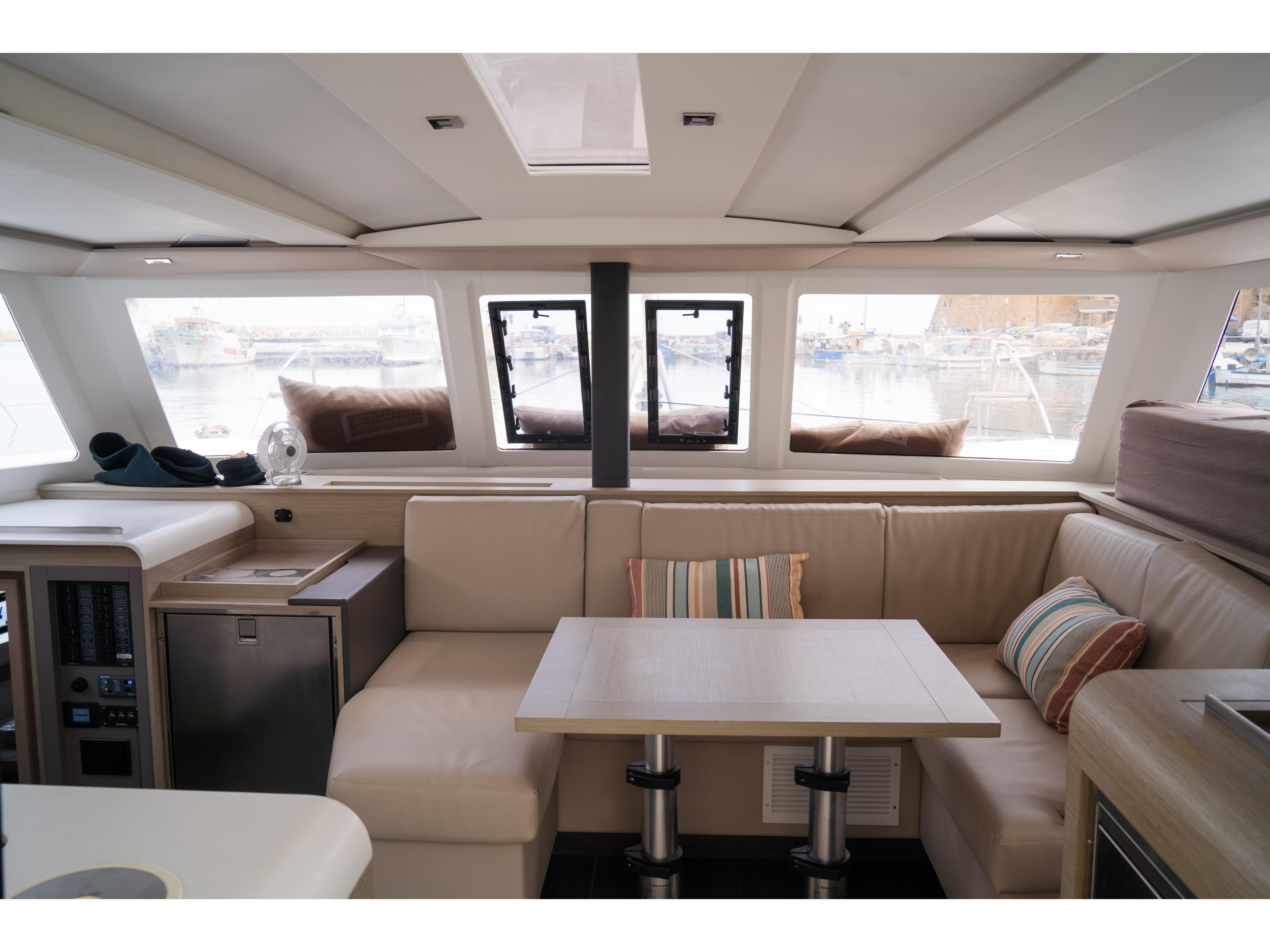 Fountaine Pajot Isla 40 (Wm-Ac in dinette-Gen-Sol.Pan) — photo 9