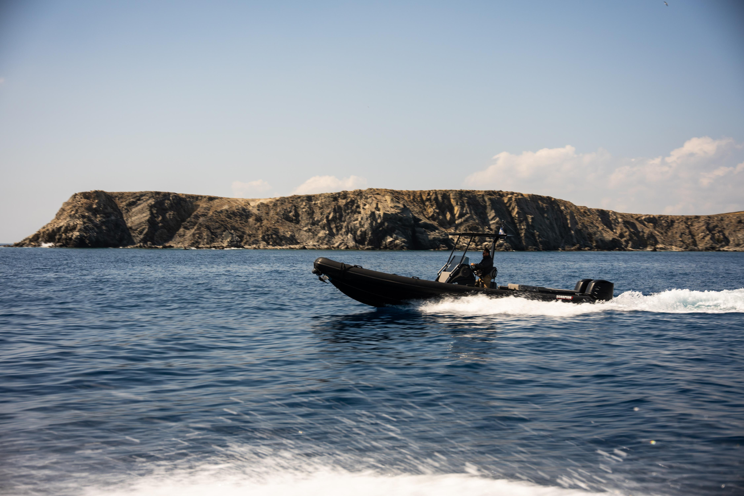 Photo #9 - Scorpion G2 (28 Yaloou Wolf) in Mykonos - 17086