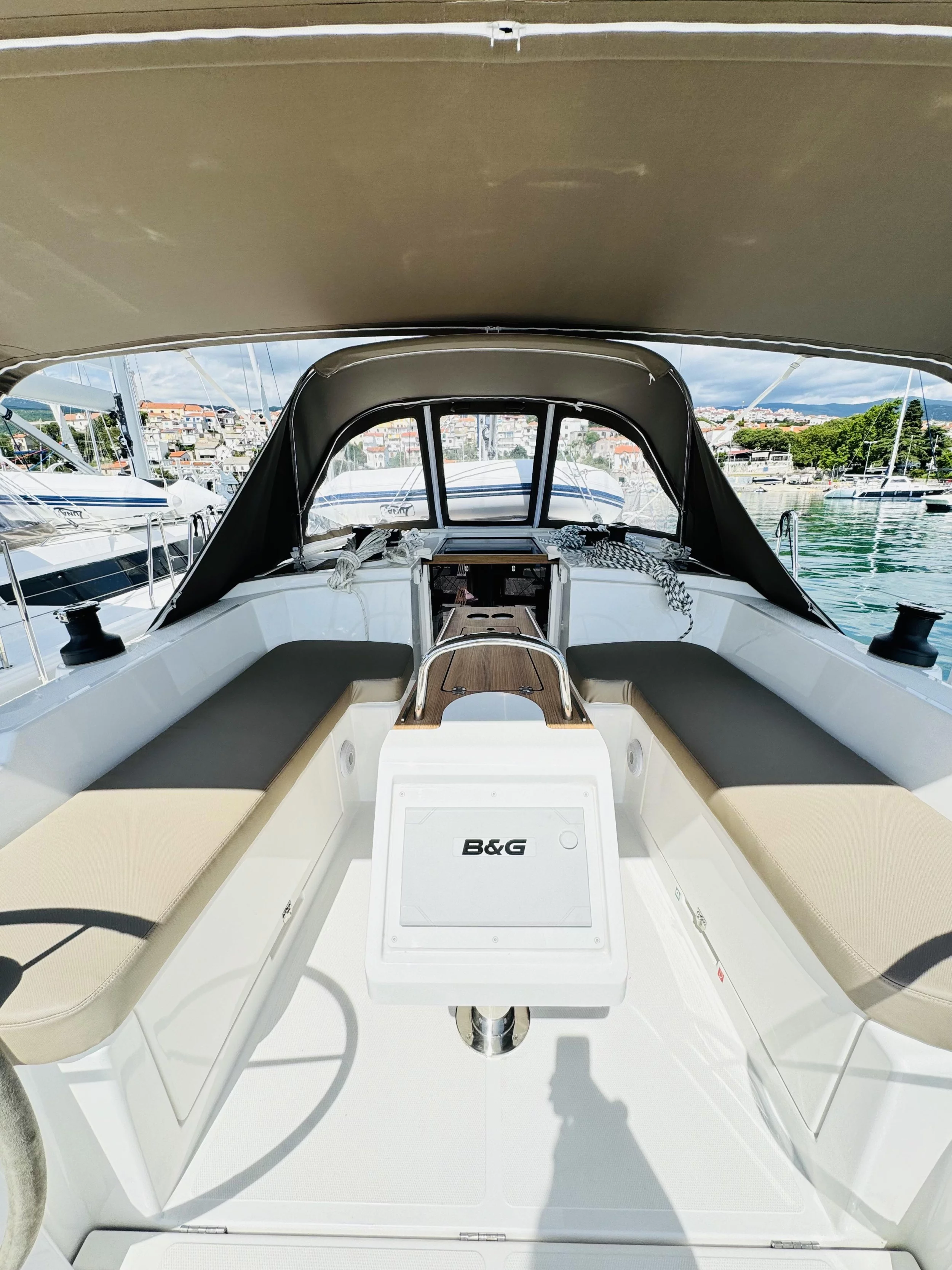 Bavaria C38 (Valhalla)  - 4