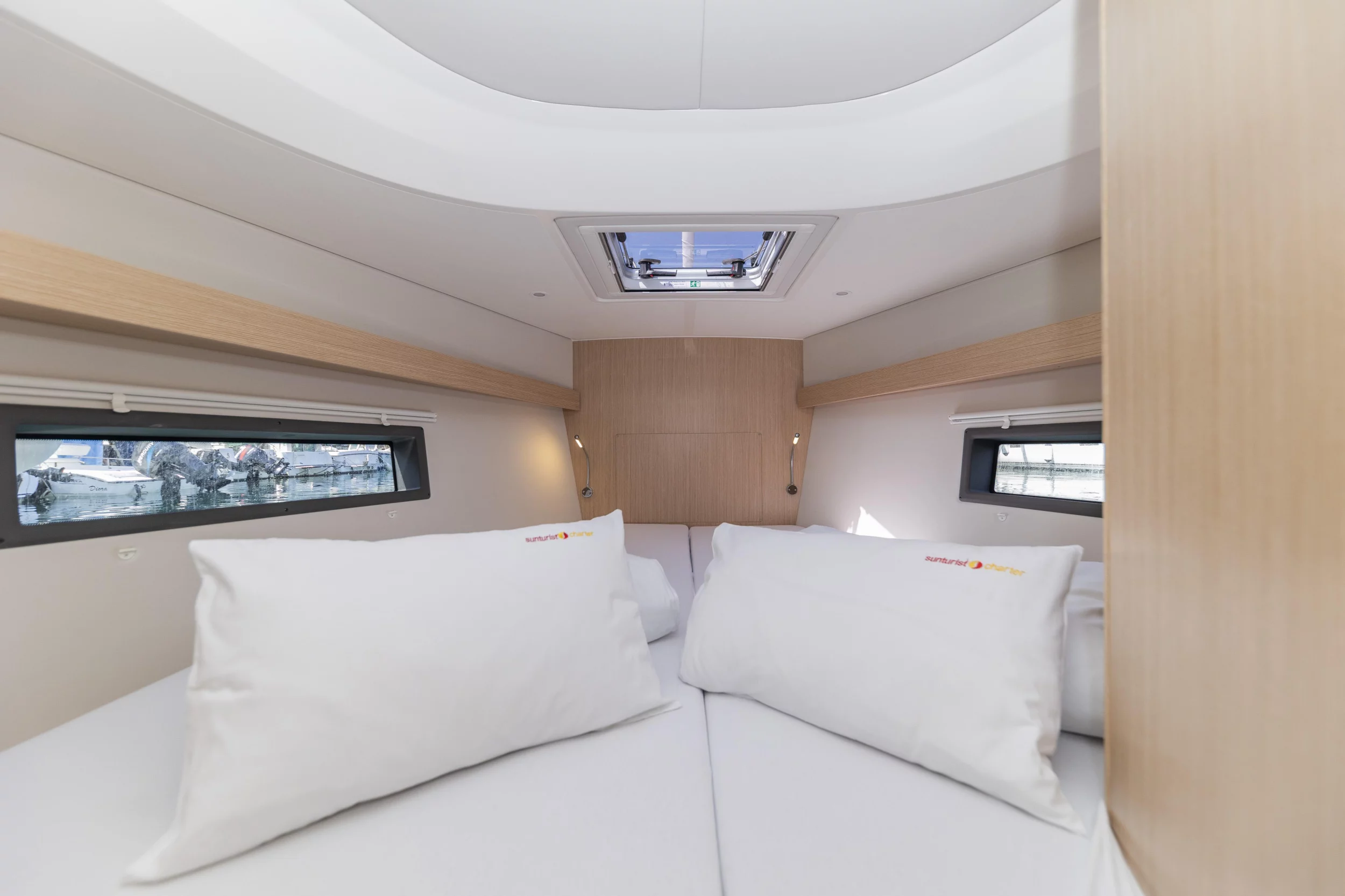 Bavaria C42 (Maraschino)  - 6