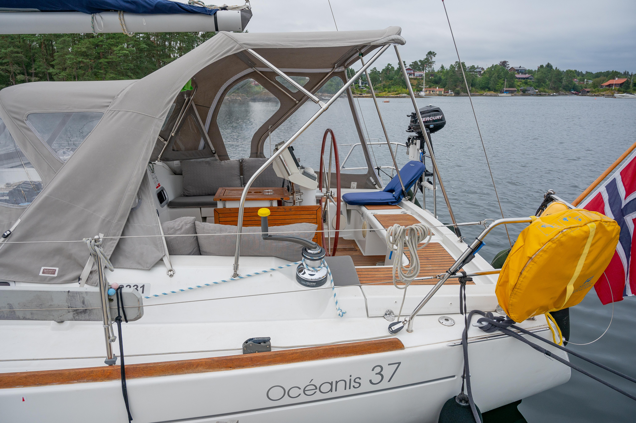 Photo #3 - Beneteau Oceanis 37 (Serenade) in Bergen - 61777