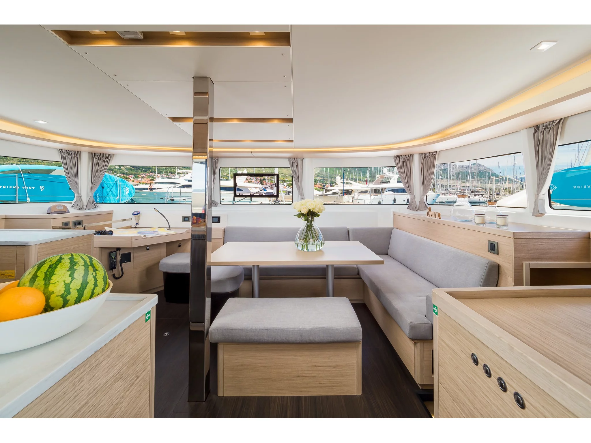 Lagoon 46 (MADAME EL GRANDE (WITH AC & )) Interior image - 2