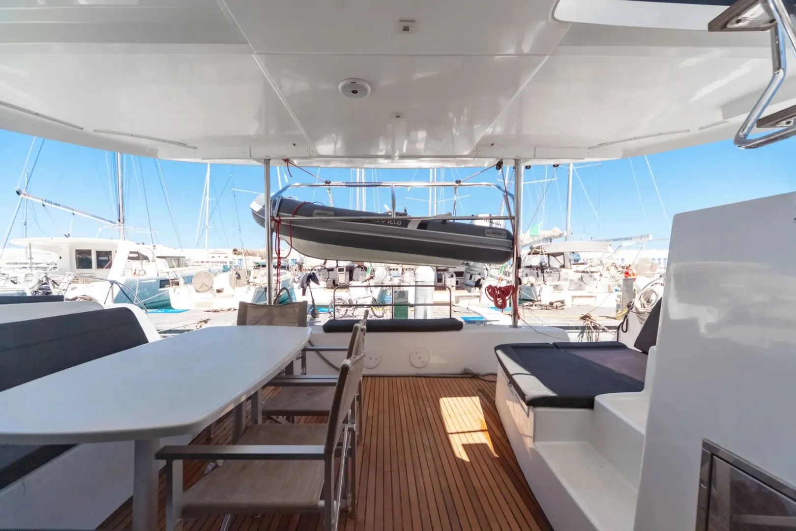 Lagoon 42 — photo 17