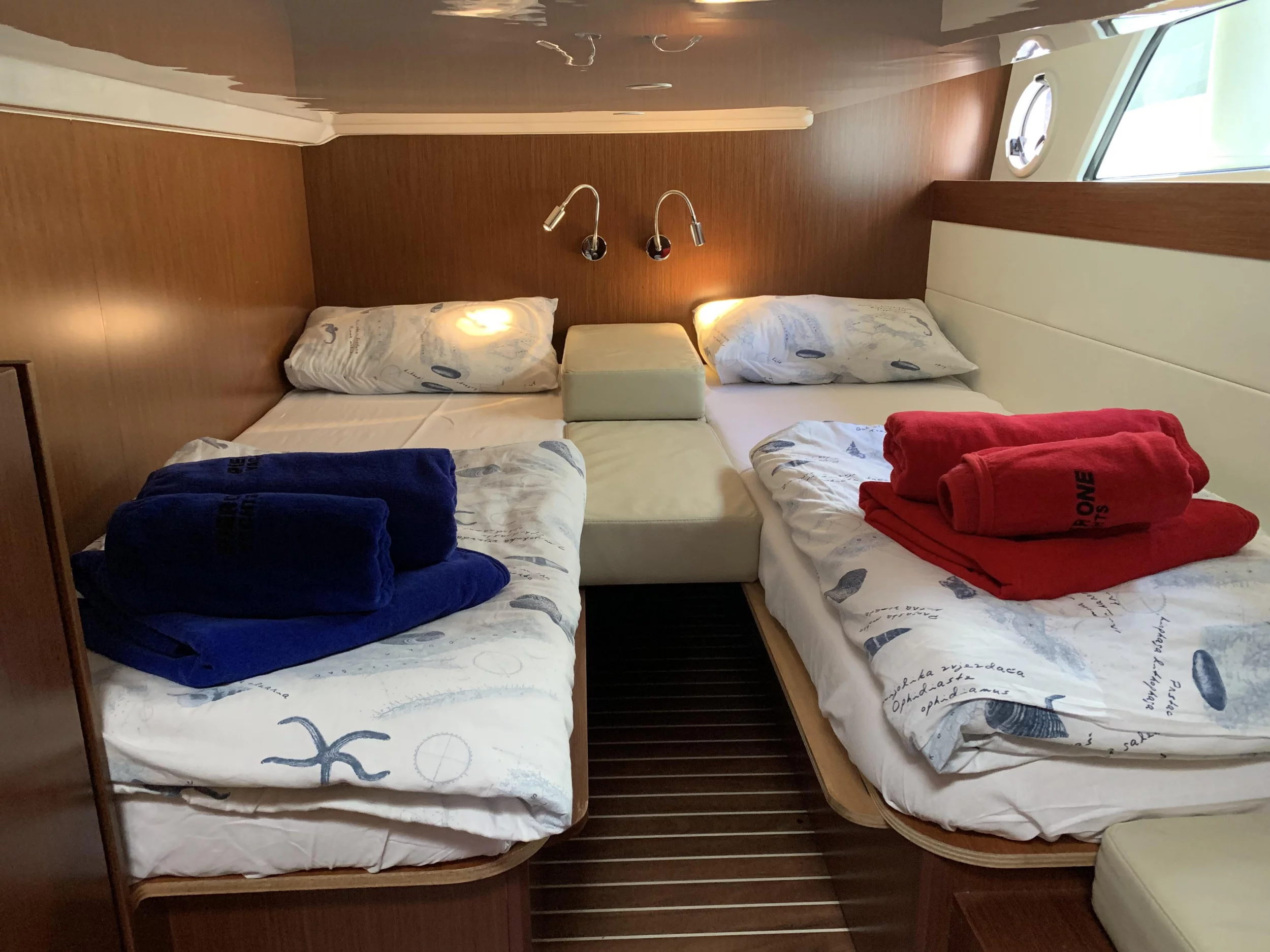Bavaria Virtess 420 Fly (Sunrise) small cabin_right - 13