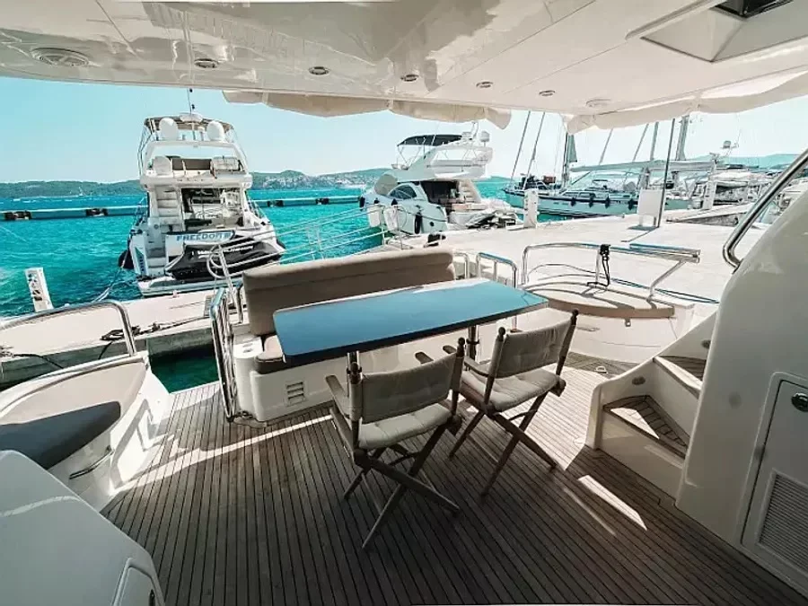 Elegance 60 Fly (Lifestyle 1)  - 5