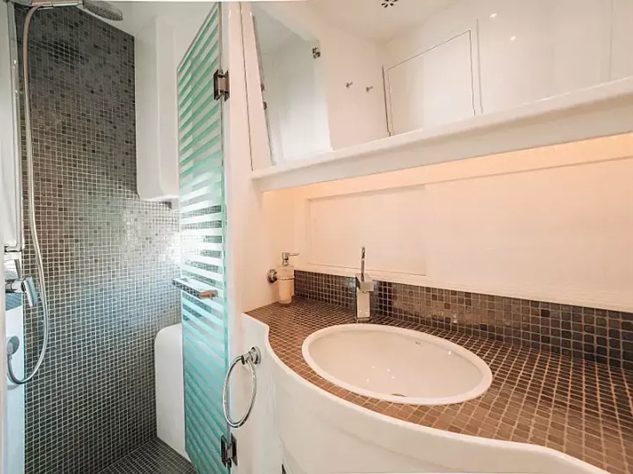 Photo #10 - Elegance 60 Fly (Lifestyle 1) in Drage - 64017