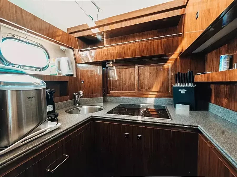 Elegance 60 Fly (Lifestyle 1)  - 3