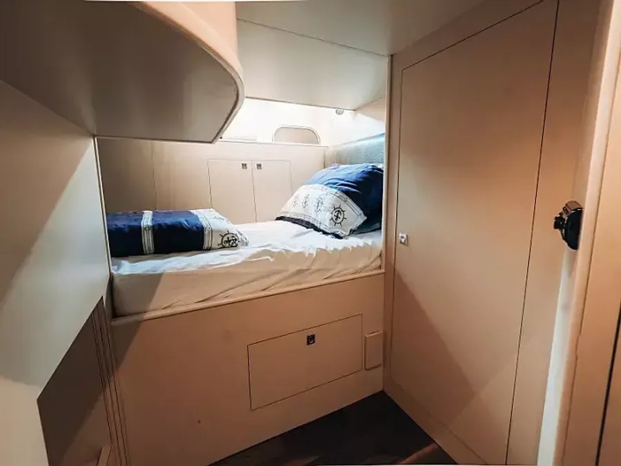 Photo #8 - Elegance 60 Fly (Lifestyle 1) in Drage - 64017