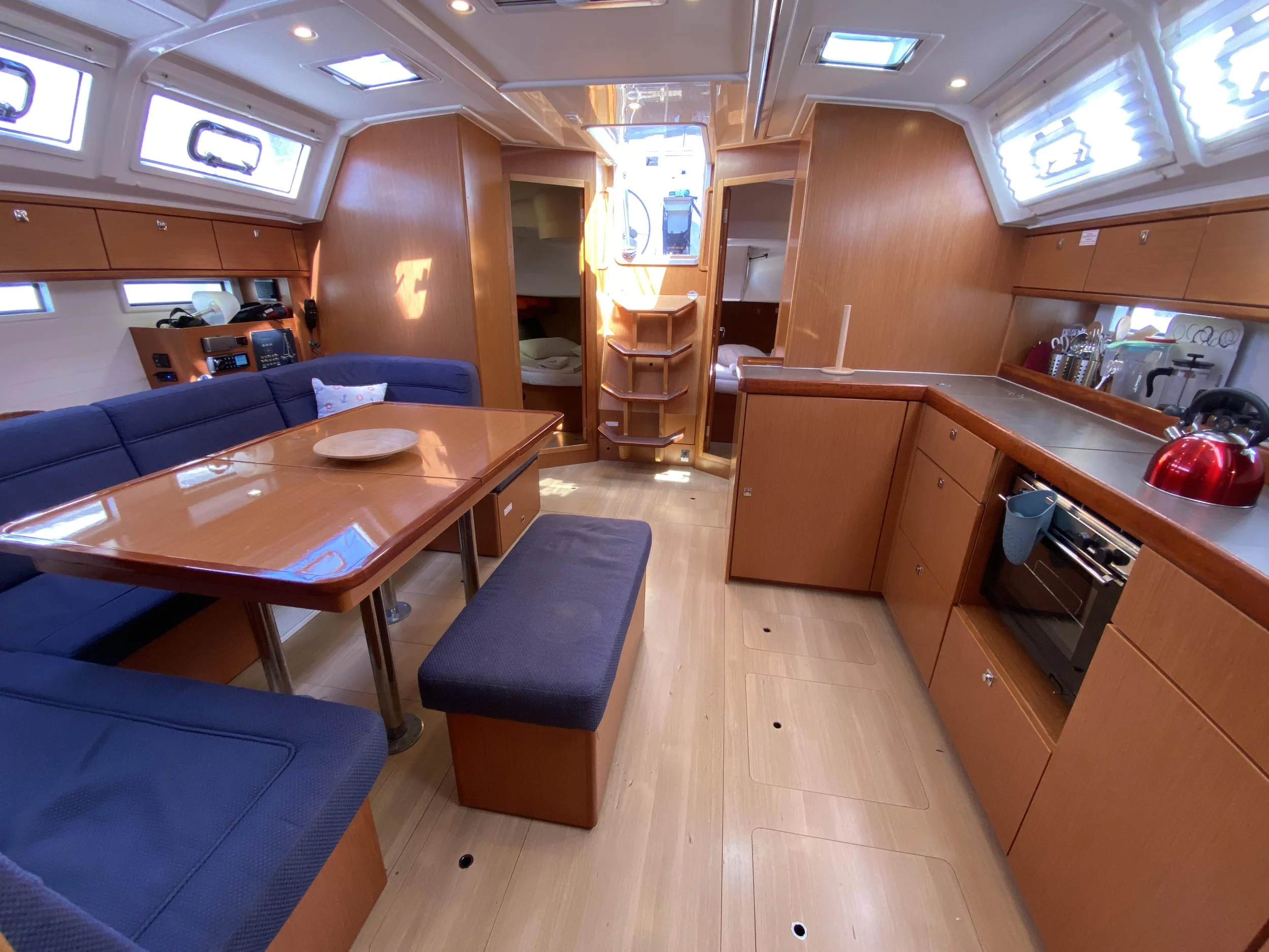 Bavaria 46 Cruiser (Zulu) Interior image - 2