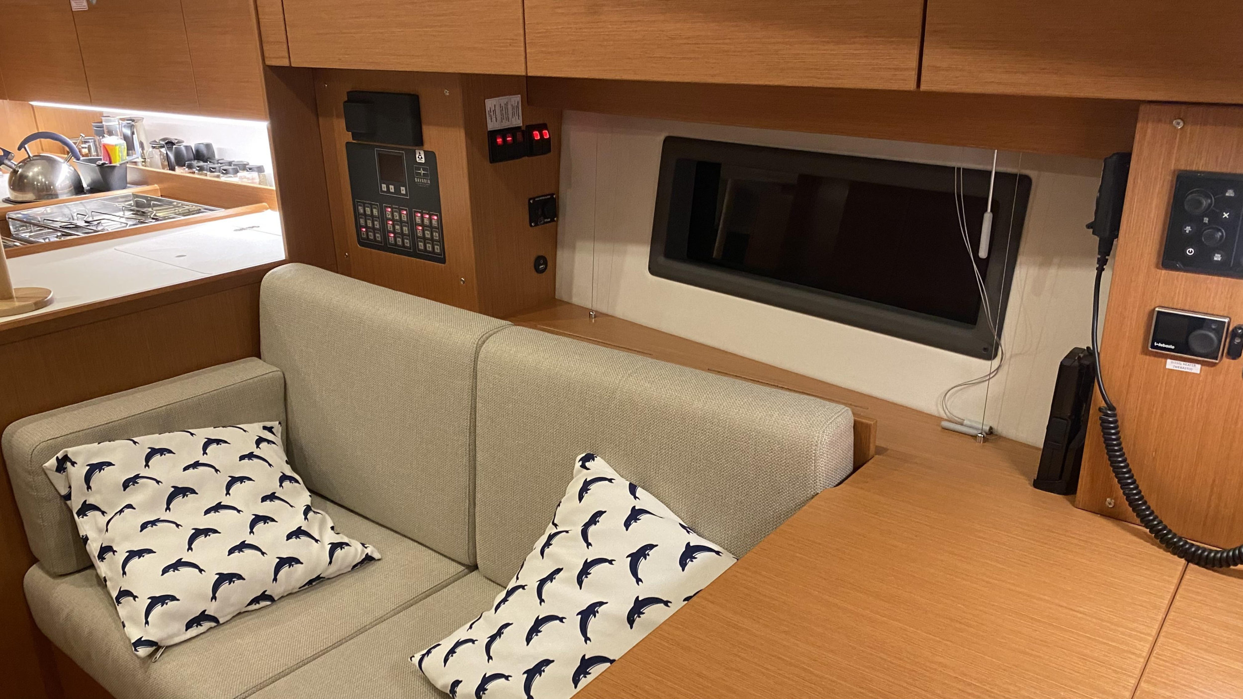 Bavaria C38 — photo 14