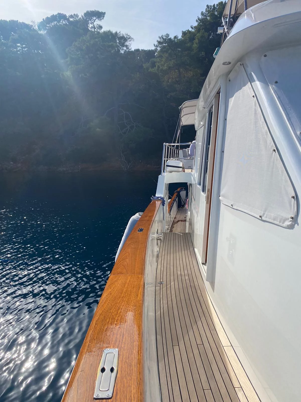 Trawler 77 (Troy Explorer)  - 2