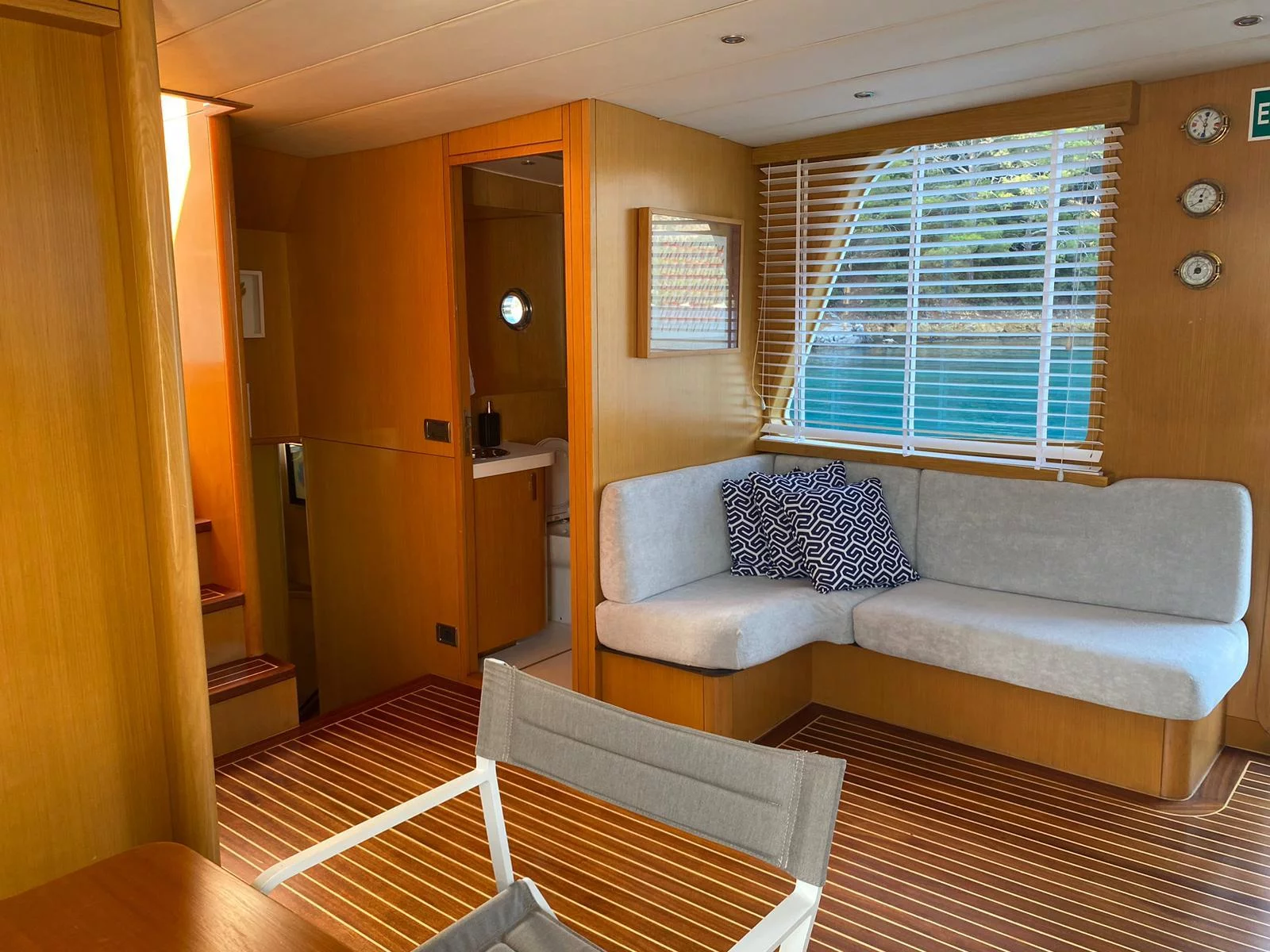 Trawler 77 (Troy Explorer)  - 9