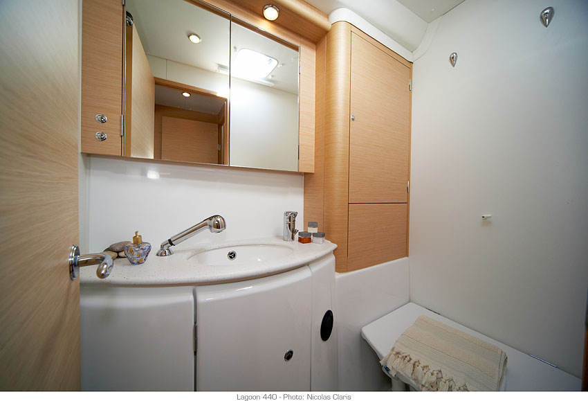 Photo #2 - Lagoon 440 (Strawberry) in Preveza - 63944