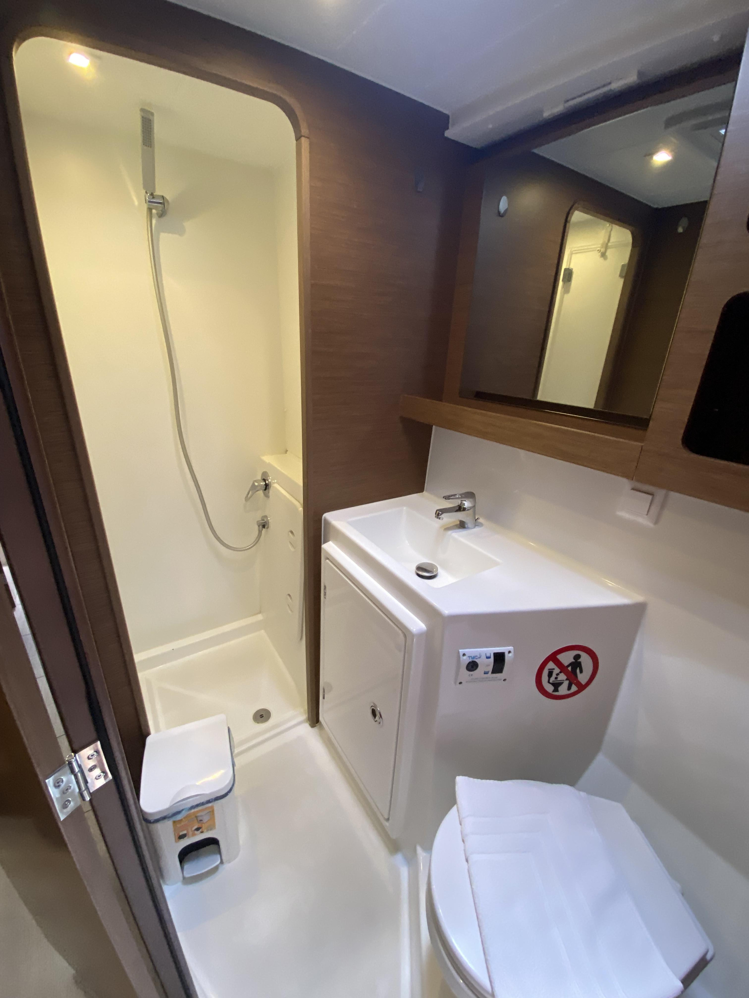 Photo #7 - Lagoon 42 (Amici) in Atene - 64205