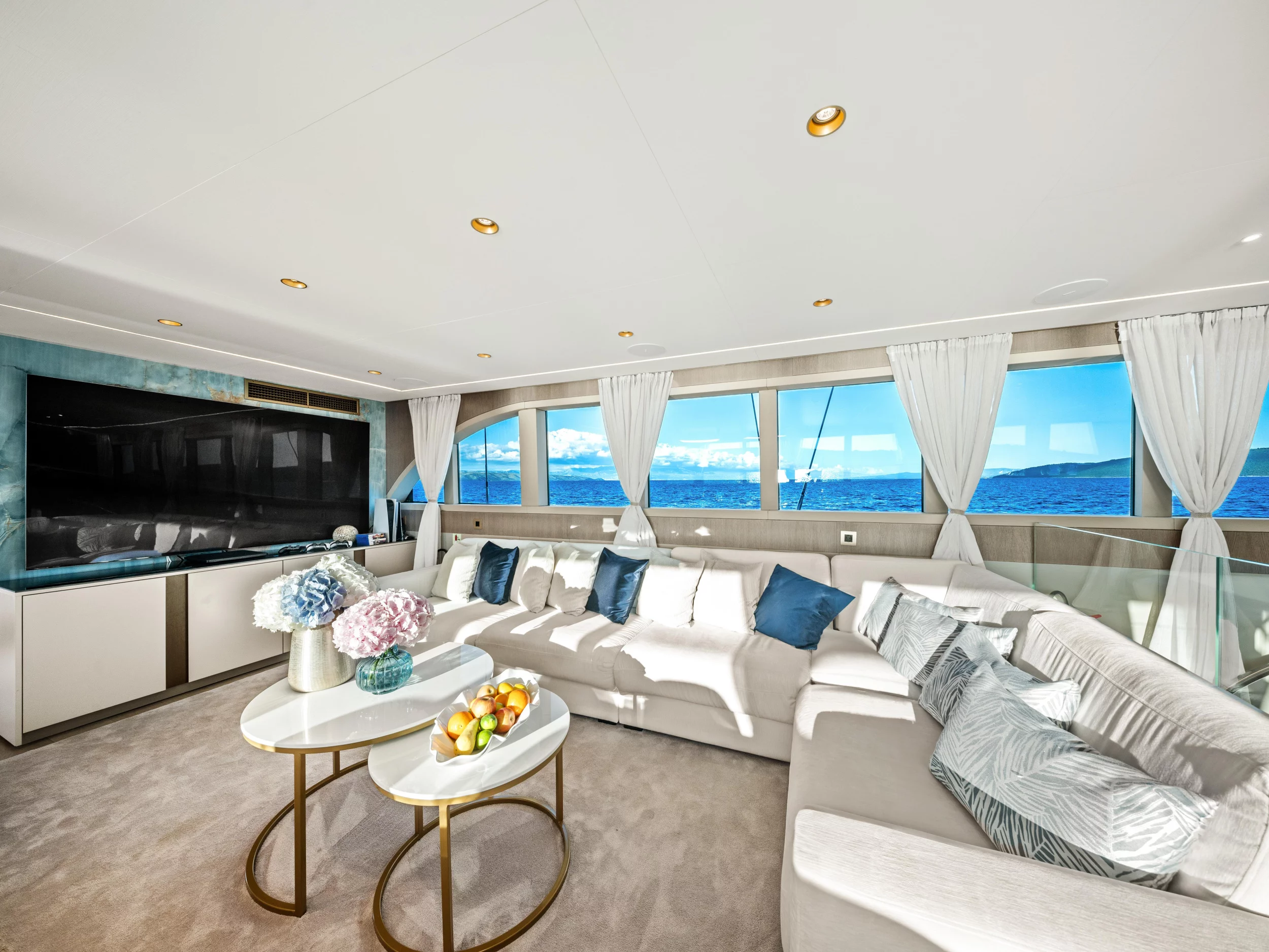 Luxury Sailing Yacht (Nocturno) Interior image - 94