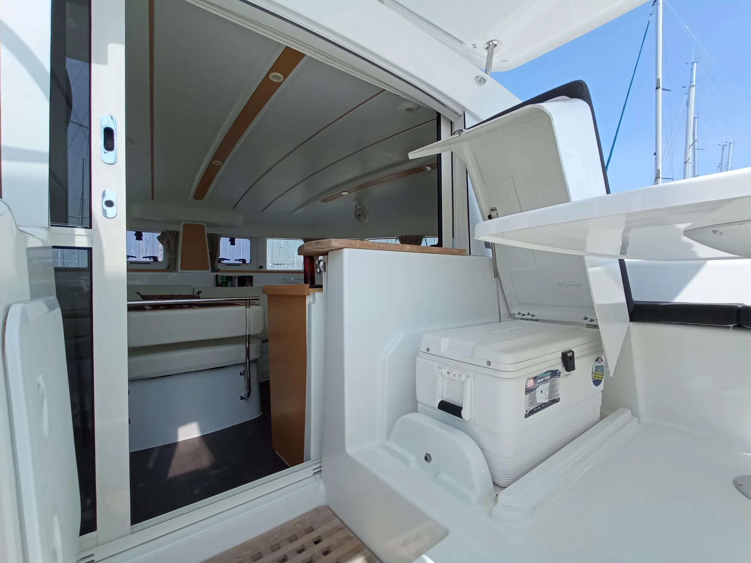 Lagoon 380 (Sunrise)  - 3