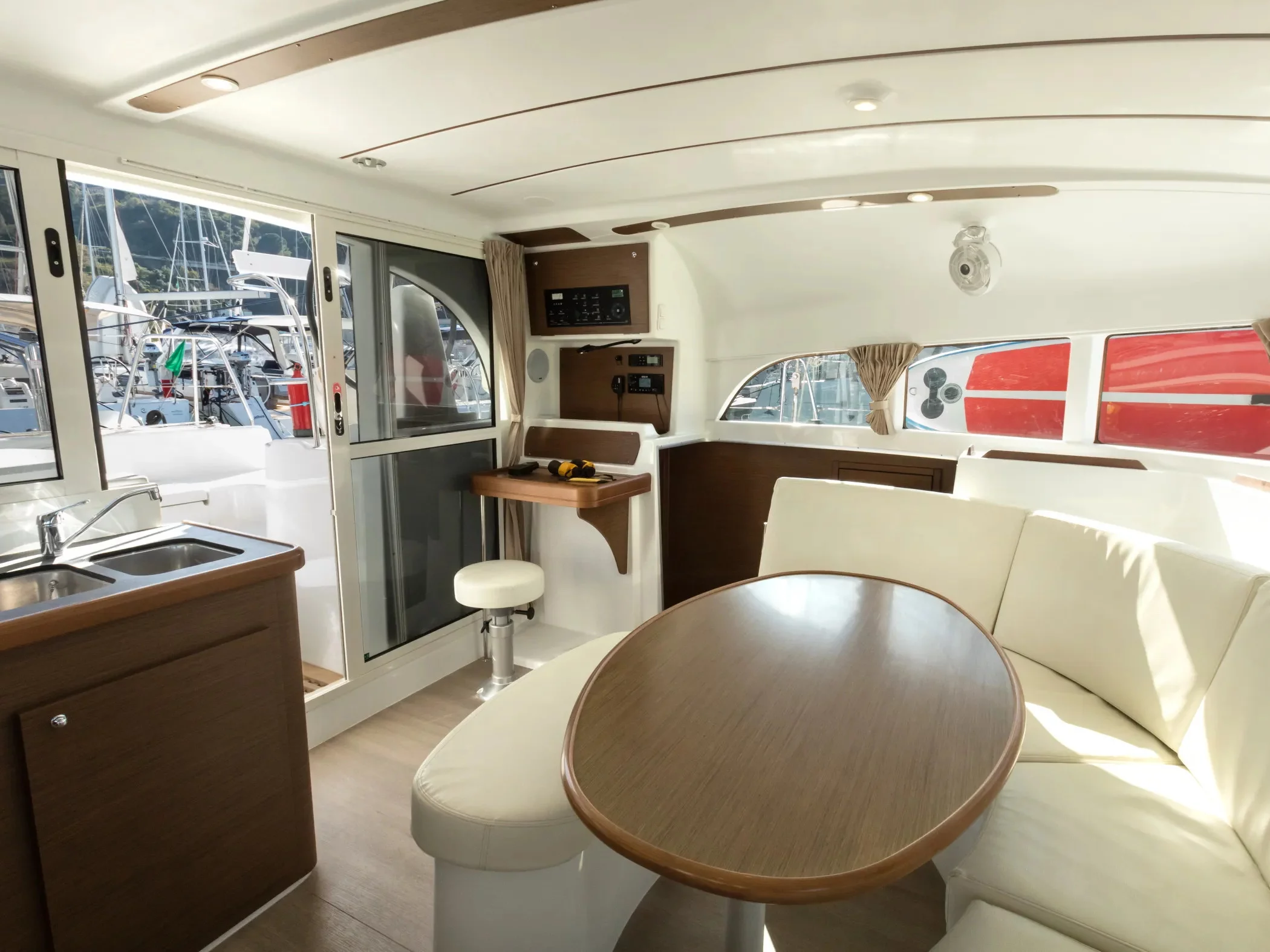 Lagoon 380 S2 (Ploto) Interior image - 11