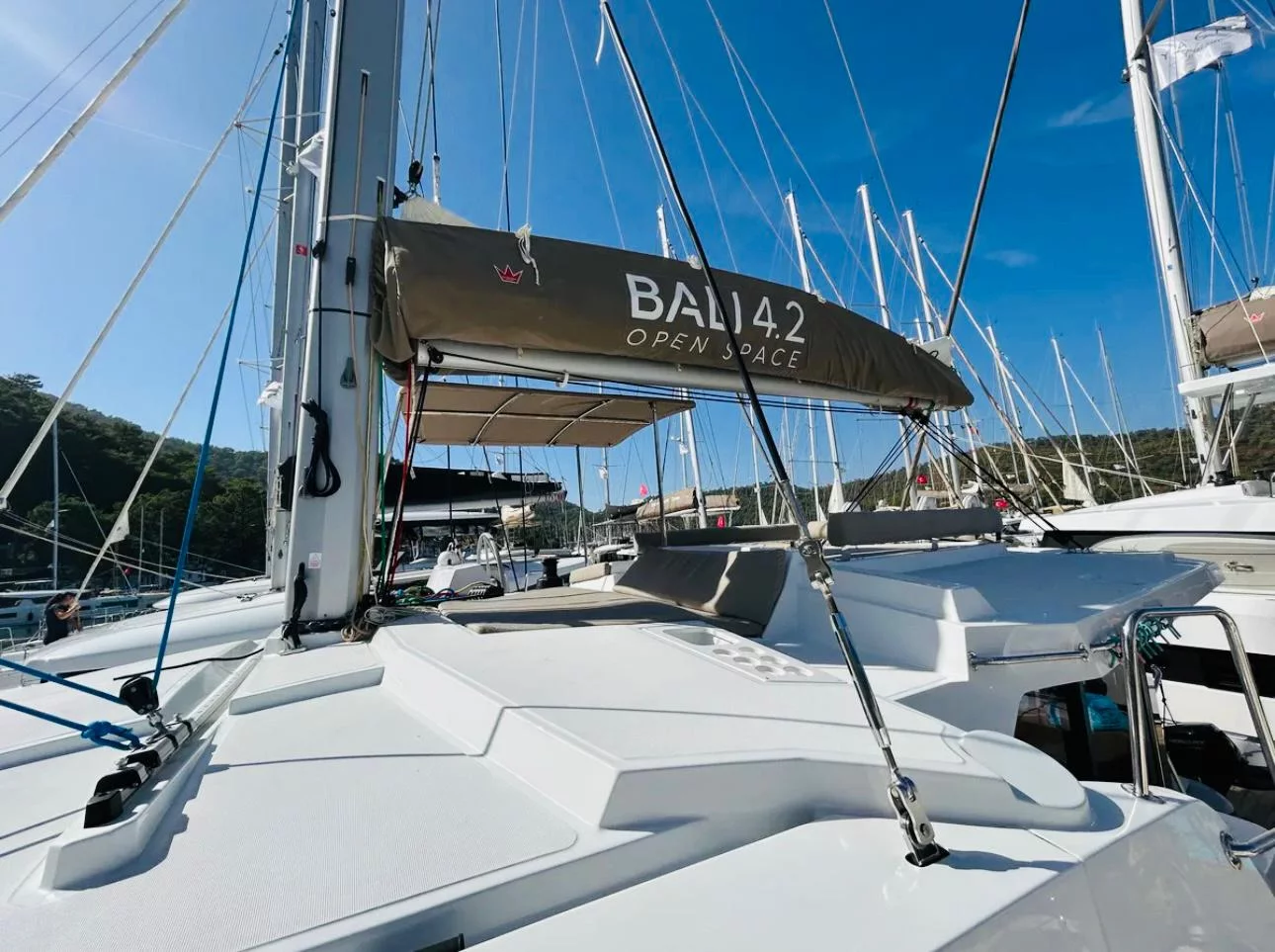Bali 4.2 (Leo's Kat)  - 4