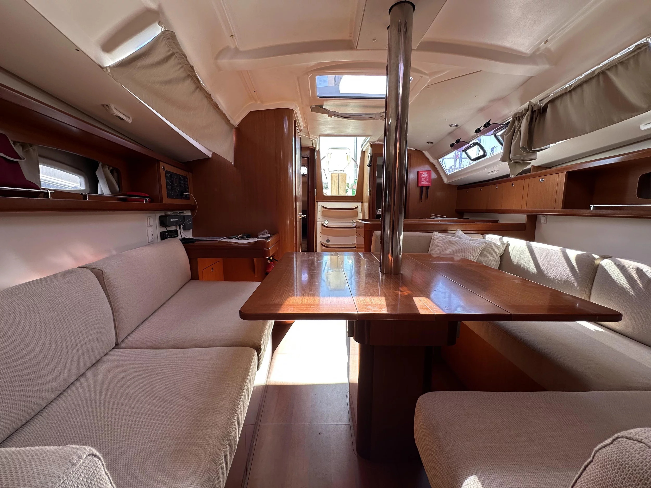Oceanis 34 (BLU)  - 3