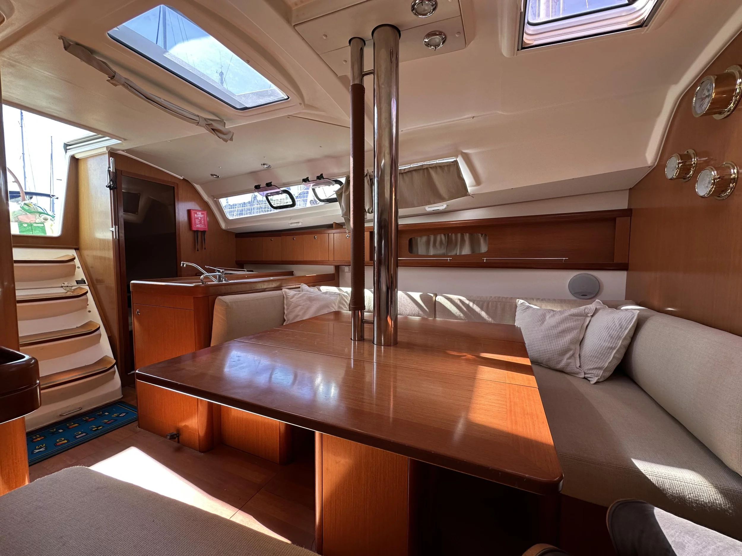 Oceanis 34 (BLU)  - 22