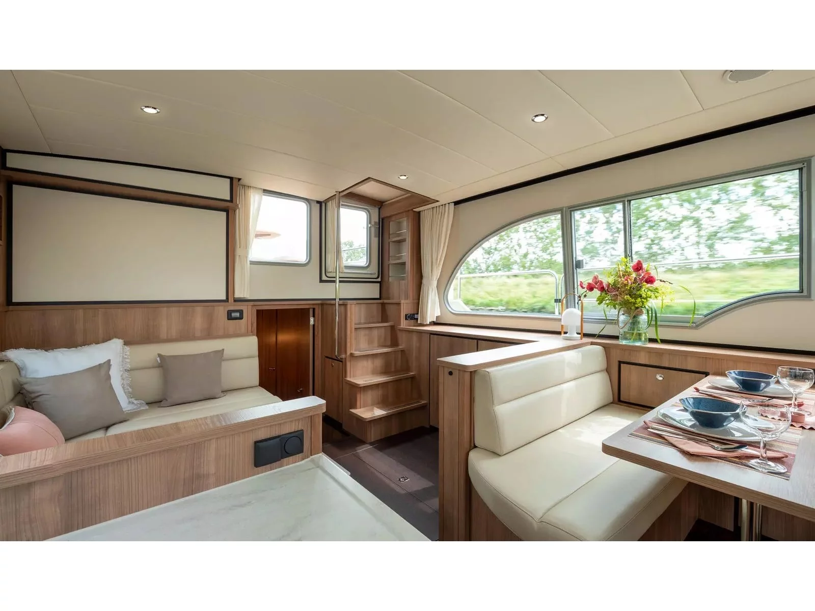 Linssen Grand Sturdy 40.0 AC (Avalon) Interior image - 2