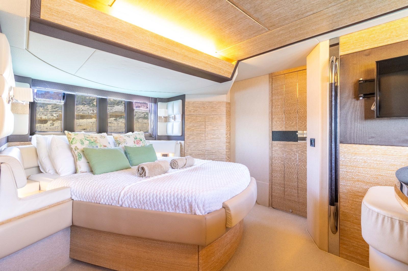 Photo #12 - Azimut 64 (Not Dead Yet) in Palma - 64028