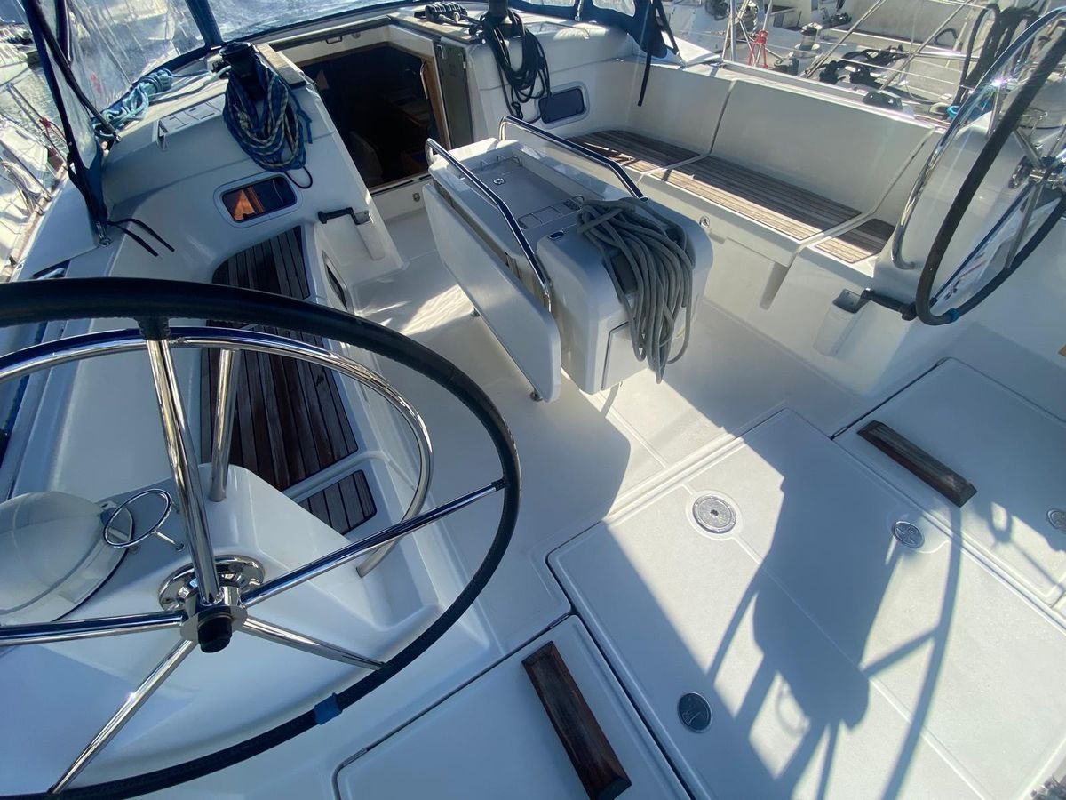 Photo #10 - Sun Odyssey 519 (Skopelos) en Lavrion - 64026