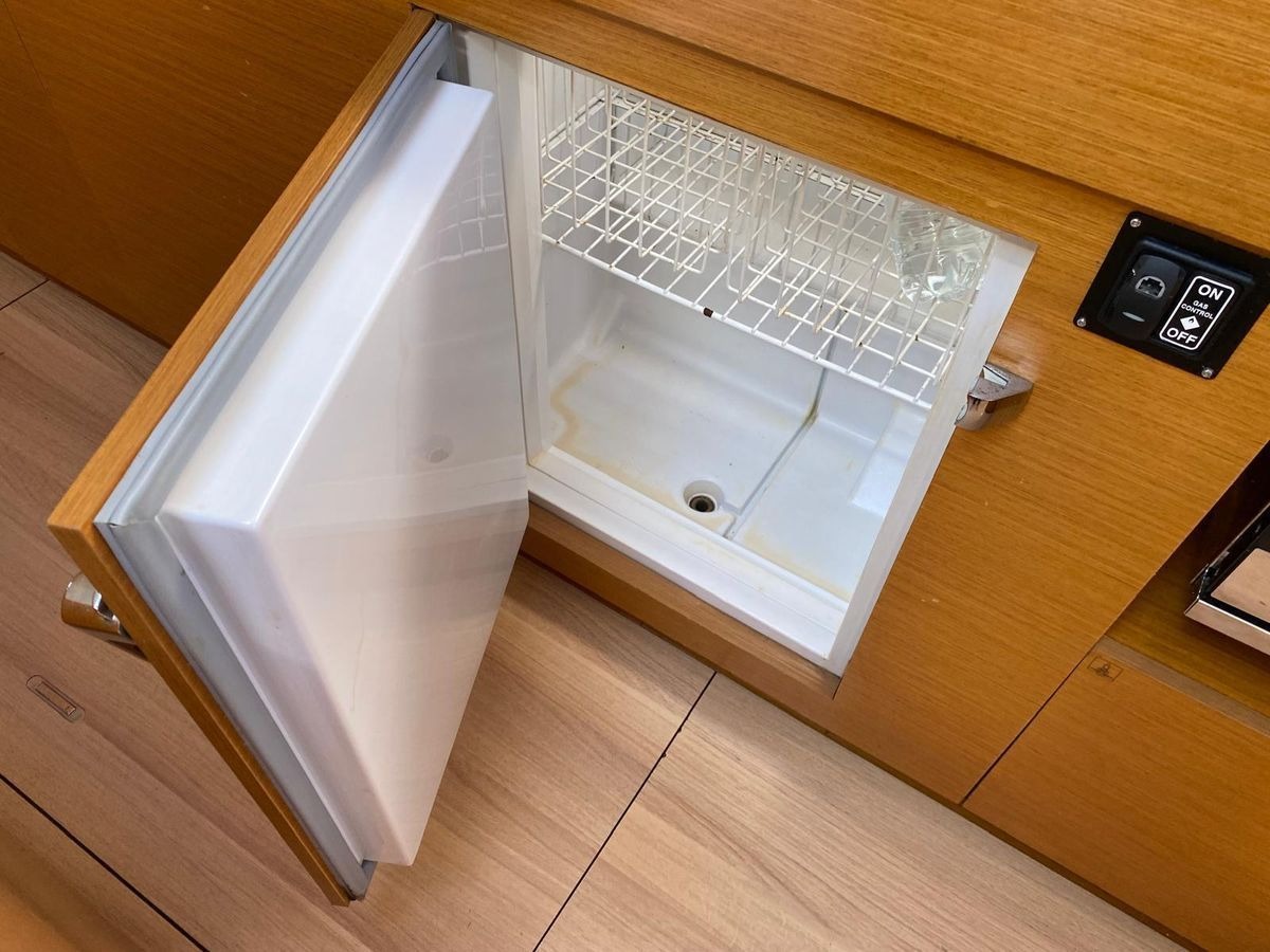 Photo #4 - Sun Odyssey 519 (Skopelos) en Lavrion - 64026